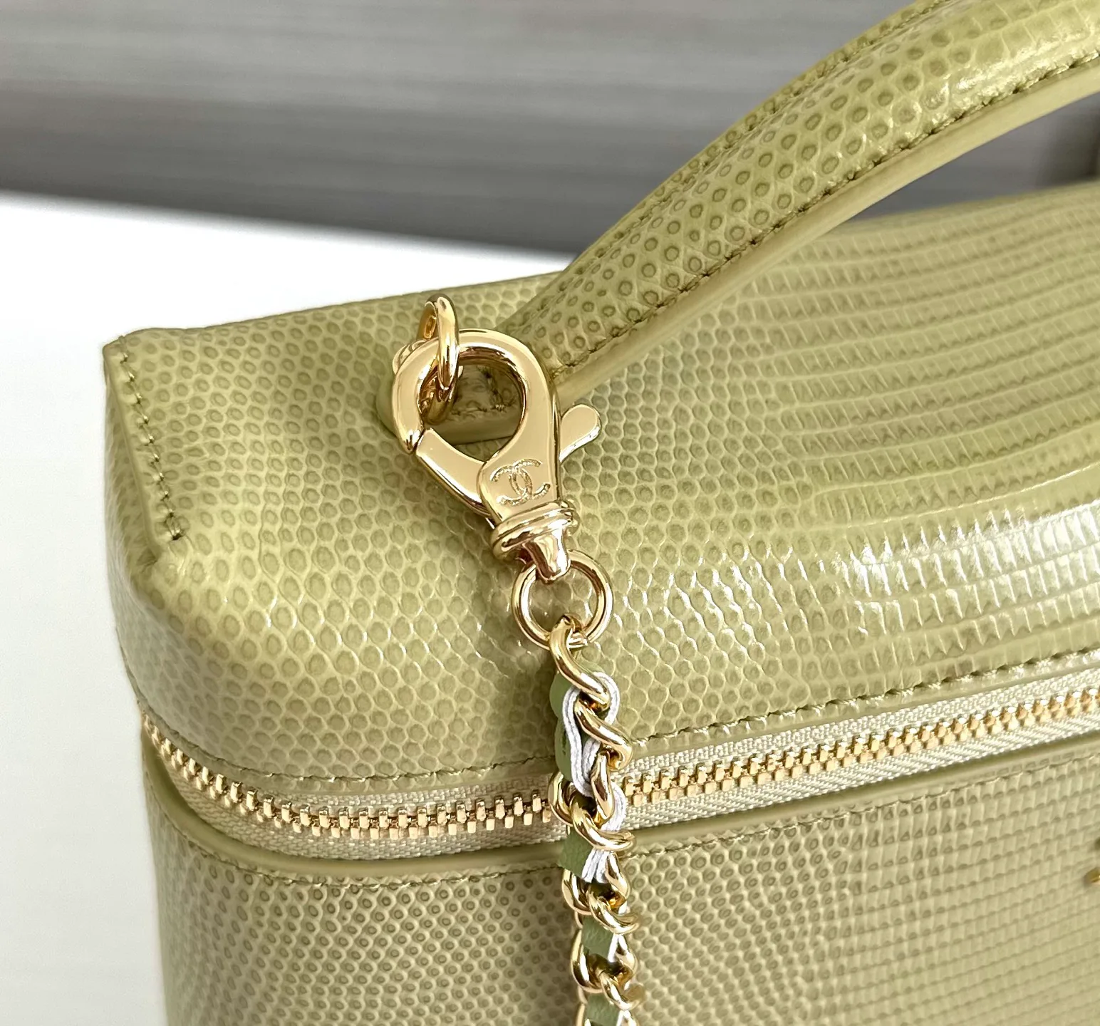 Women's Classic Handbags CHANEL 18338043