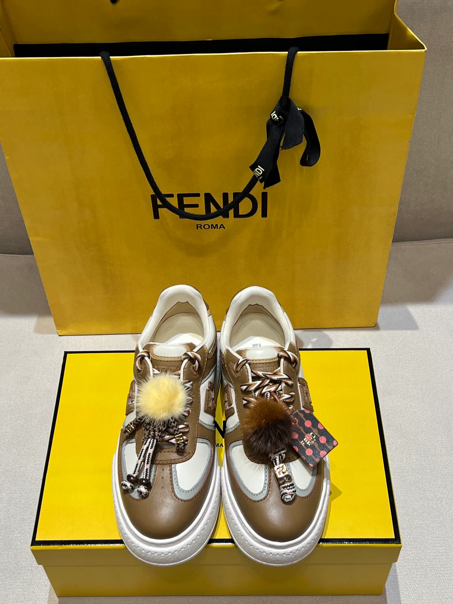 Women's Sneakers FENDI 18020656