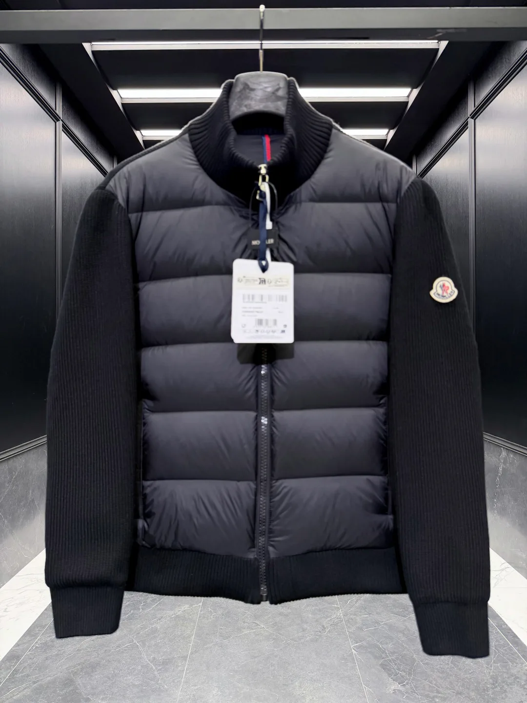 Men's Jackets And Down Jackets MONCLER 18416837