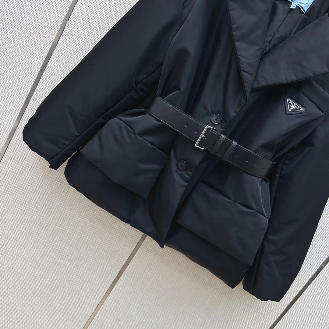 Women's Jackets And Down Jackets PRADA 18198704