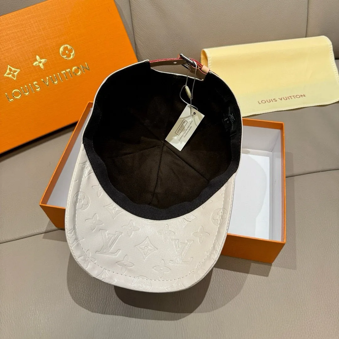 Hats LOUIS VUITTON 18105278
