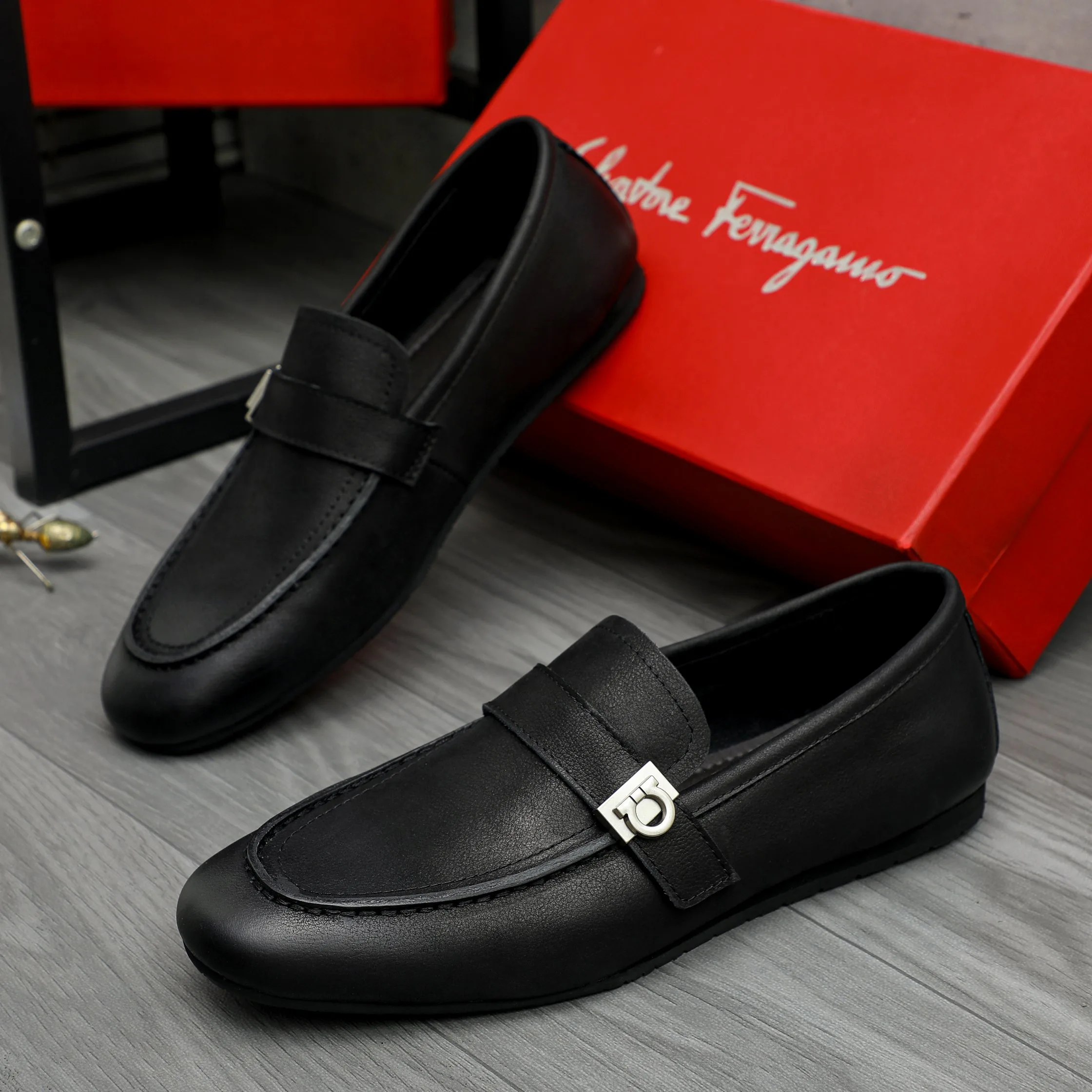 Men's Loafers And Dress Shoes SALVATORE FERRAGAMO 19559268