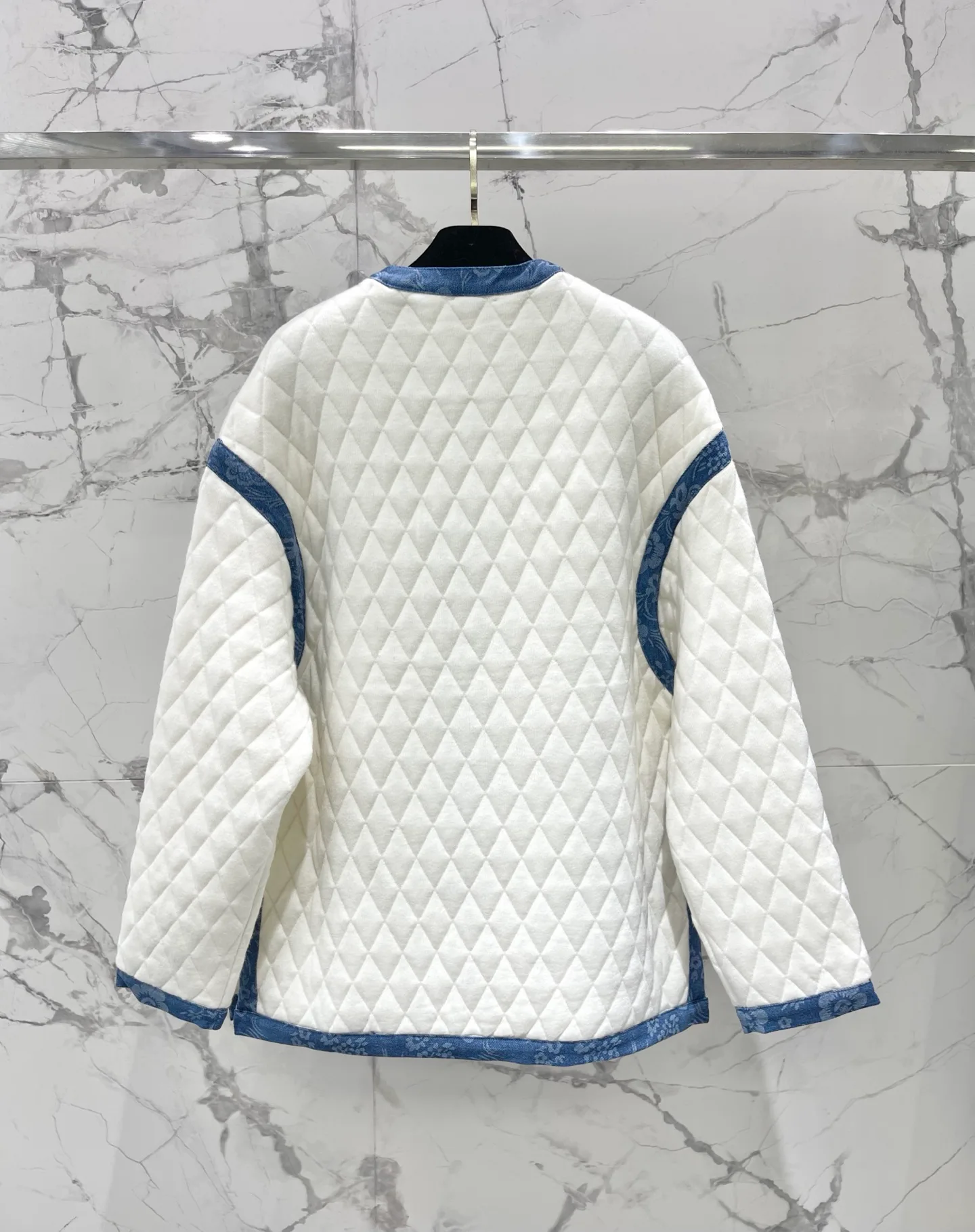 Women's Jumpers And Sweaters CHANEL 18407903