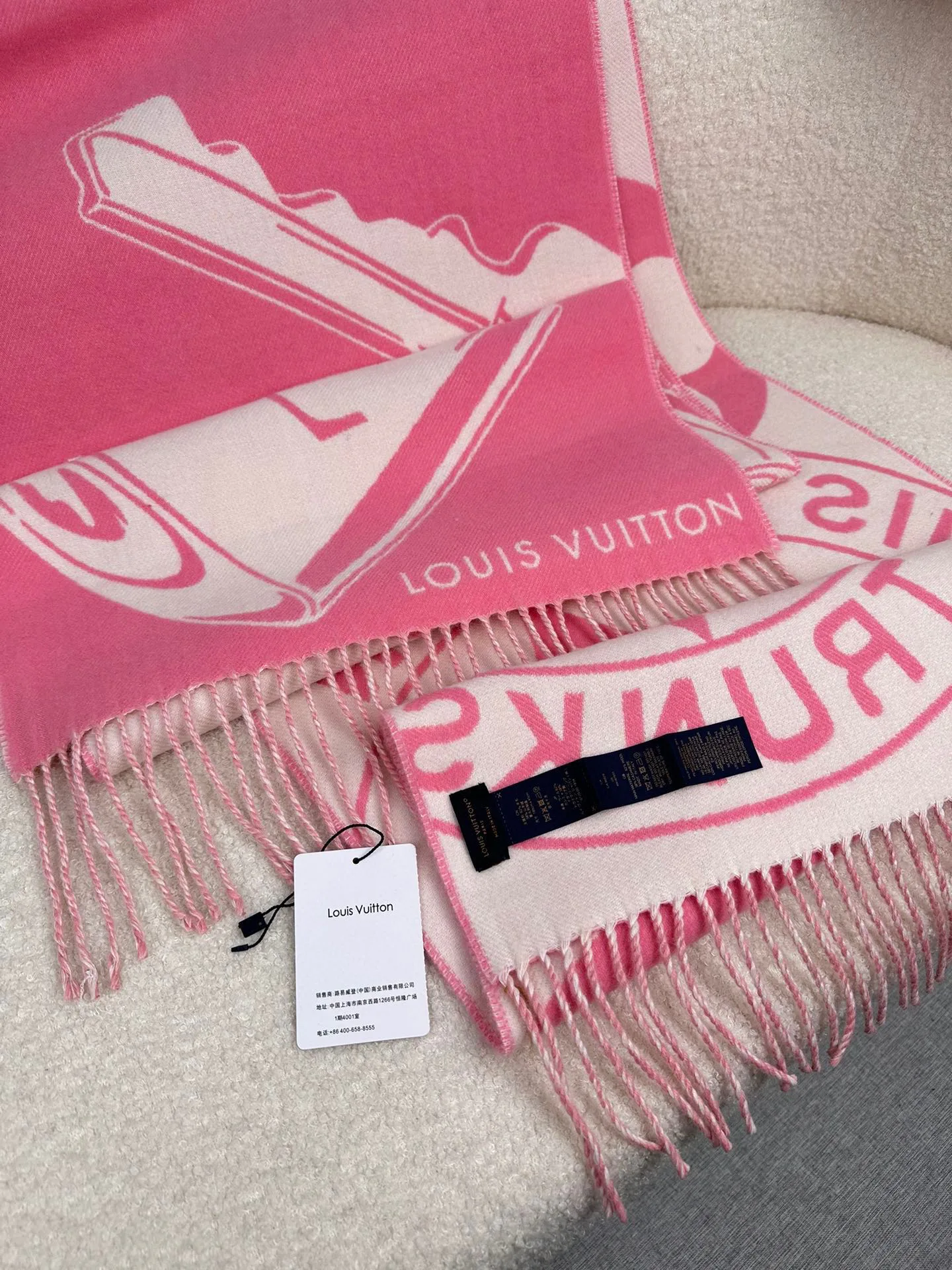 Scarves LOUIS VUITTON 18476667