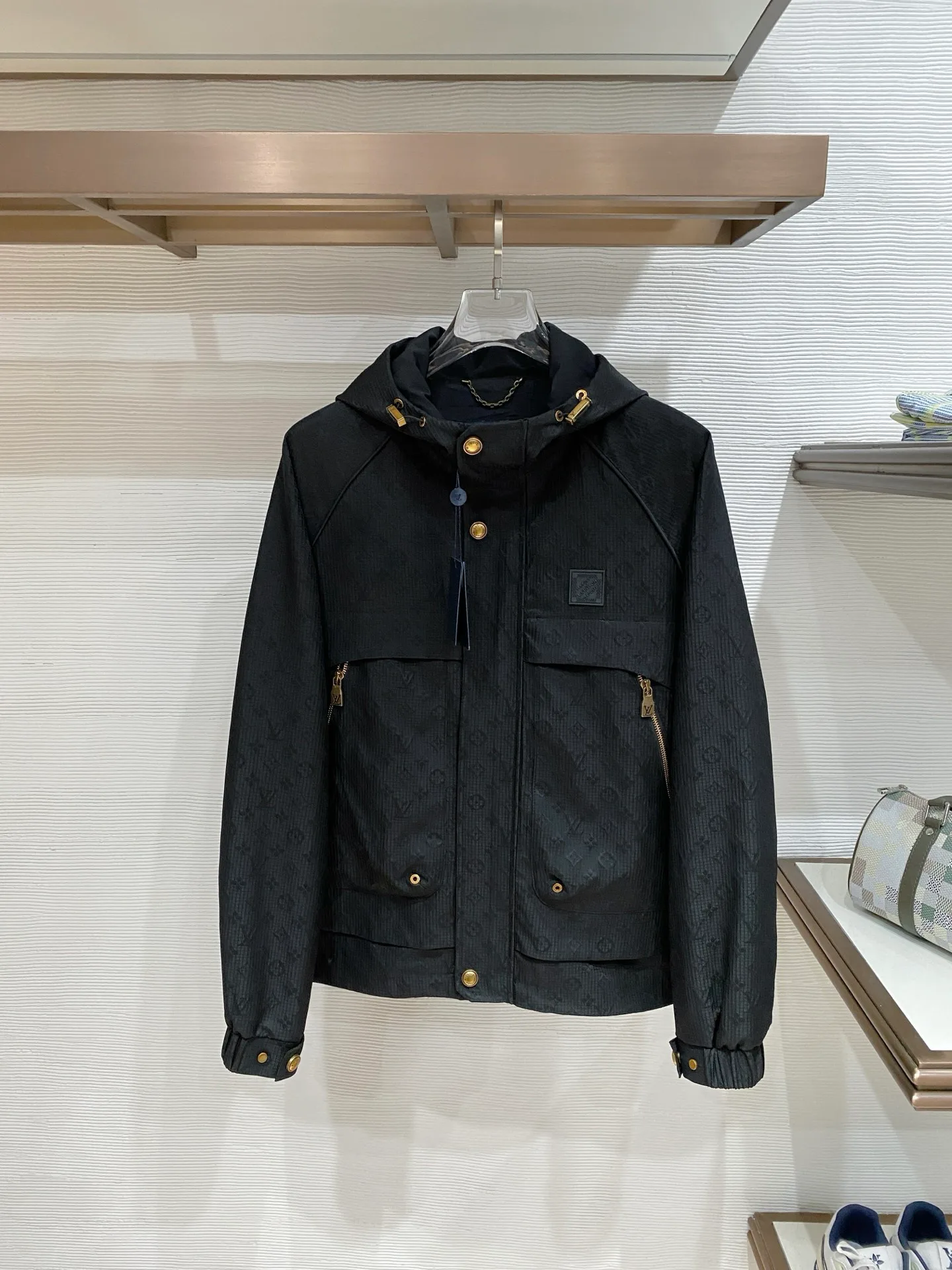 Men's Jackets And Down Jackets LOUIS VUITTON 18140559