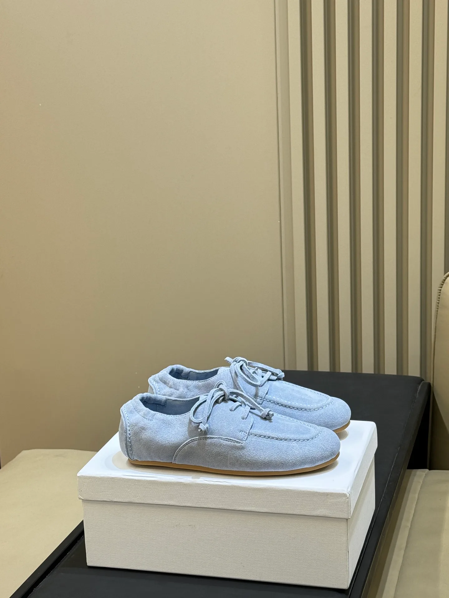 Women's Loafers And Moccasins CELINE 18073386