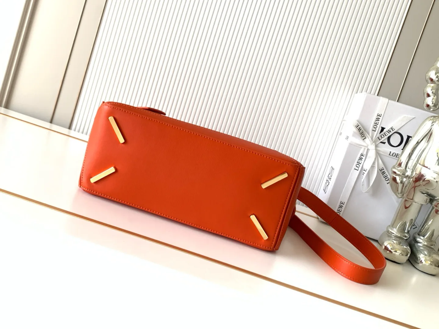 Women's Classic Handbags LOEWE 17832272