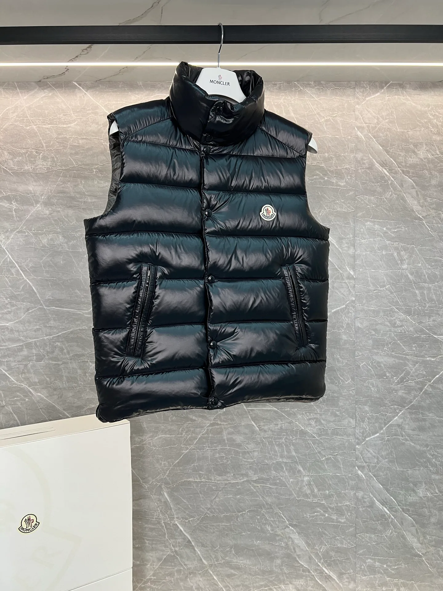 Men's Vests MONCLER 18111358