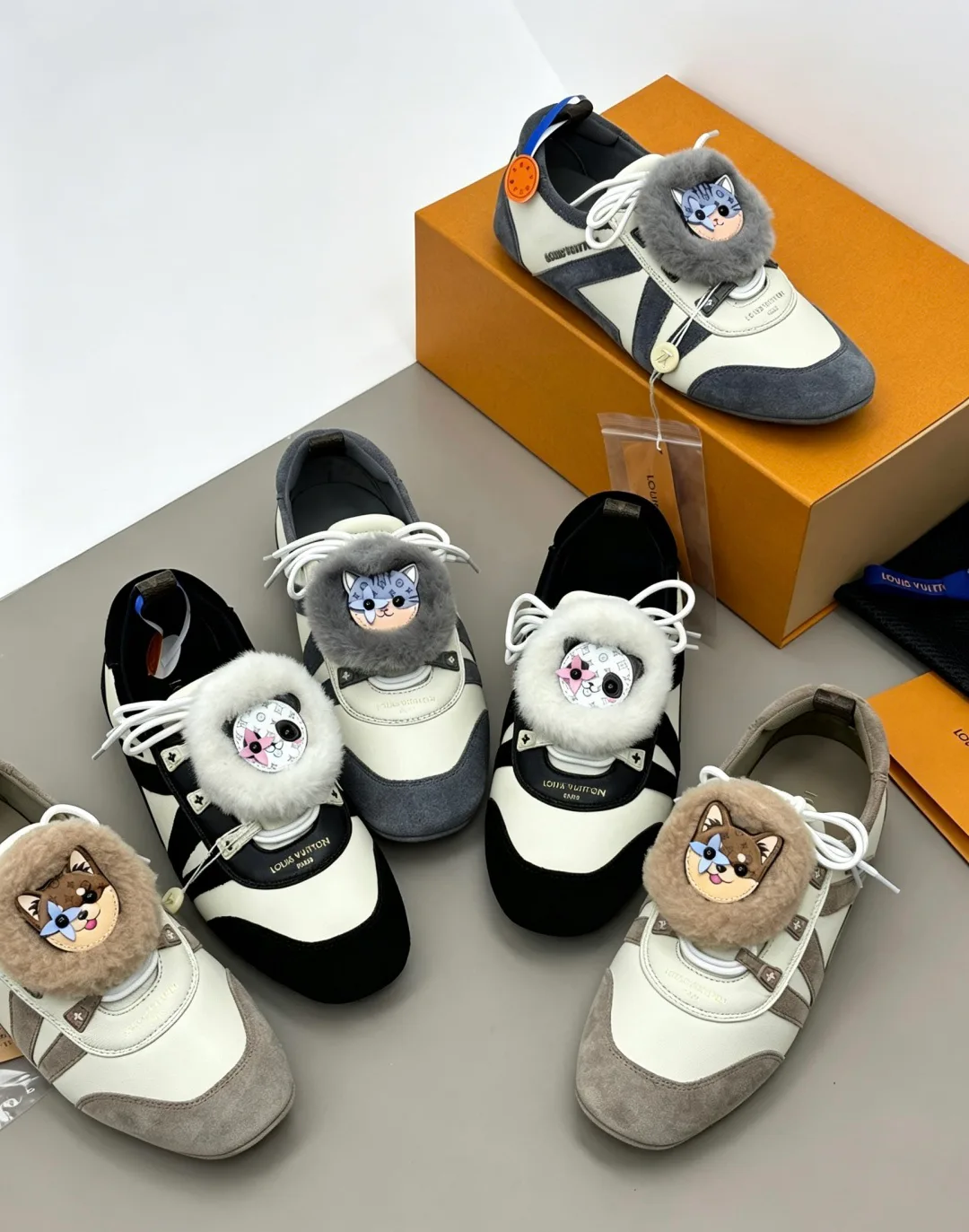 Women's Sneakers LOUIS VUITTON 18006209
