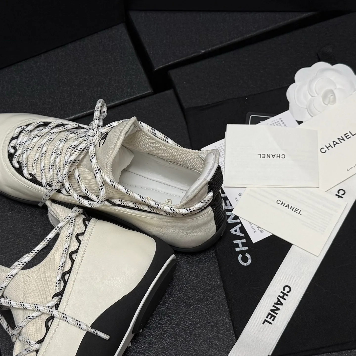 Women's Sneakers CHANEL 18083056