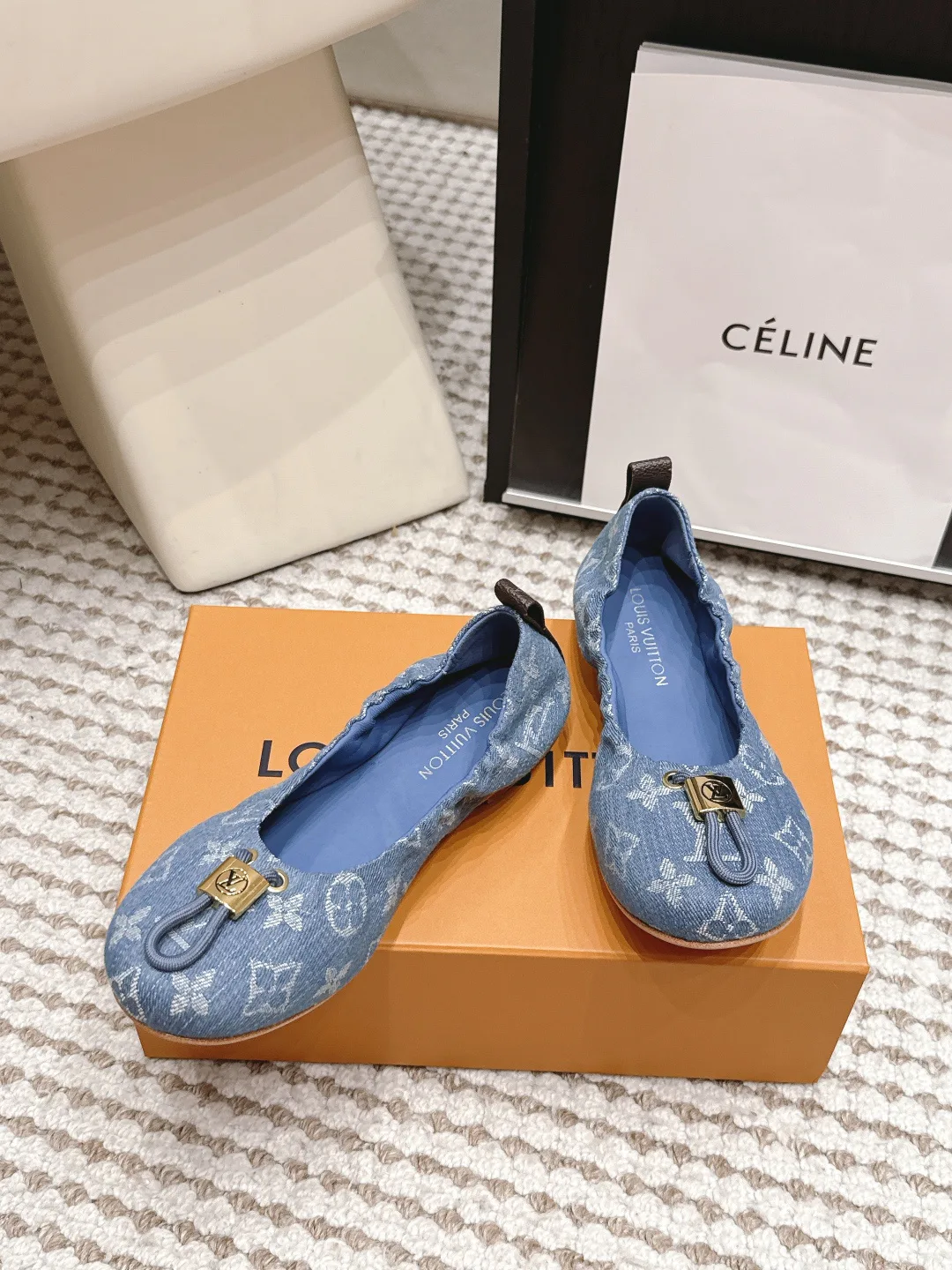 Women's Ballet Flats LOUIS VUITTON 17421357