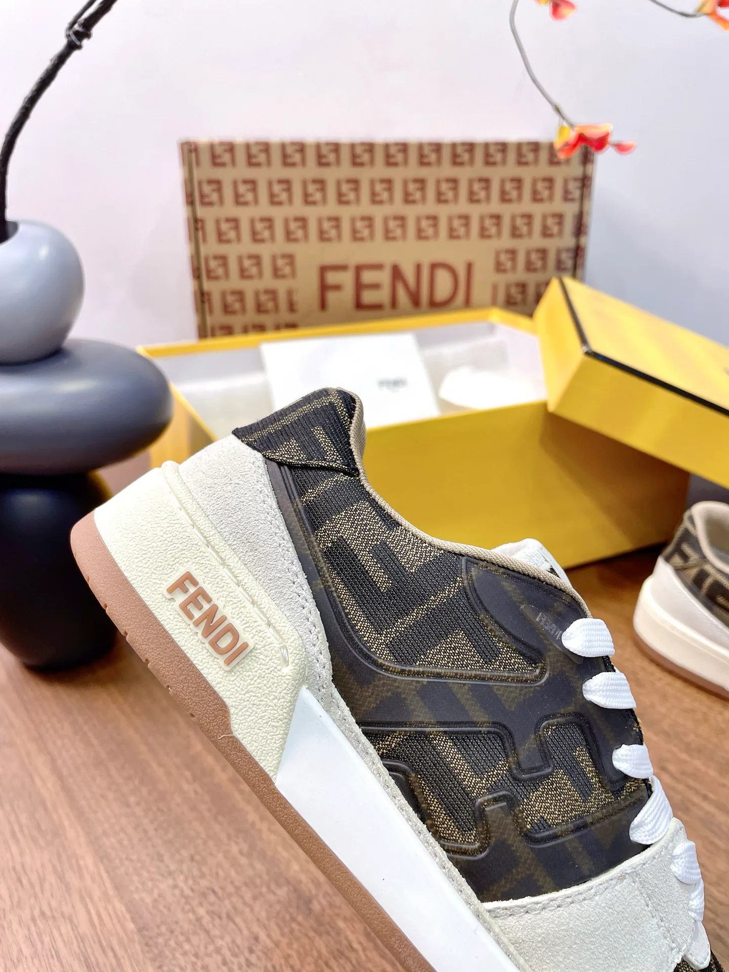 Women's Sneakers FENDI 17957349