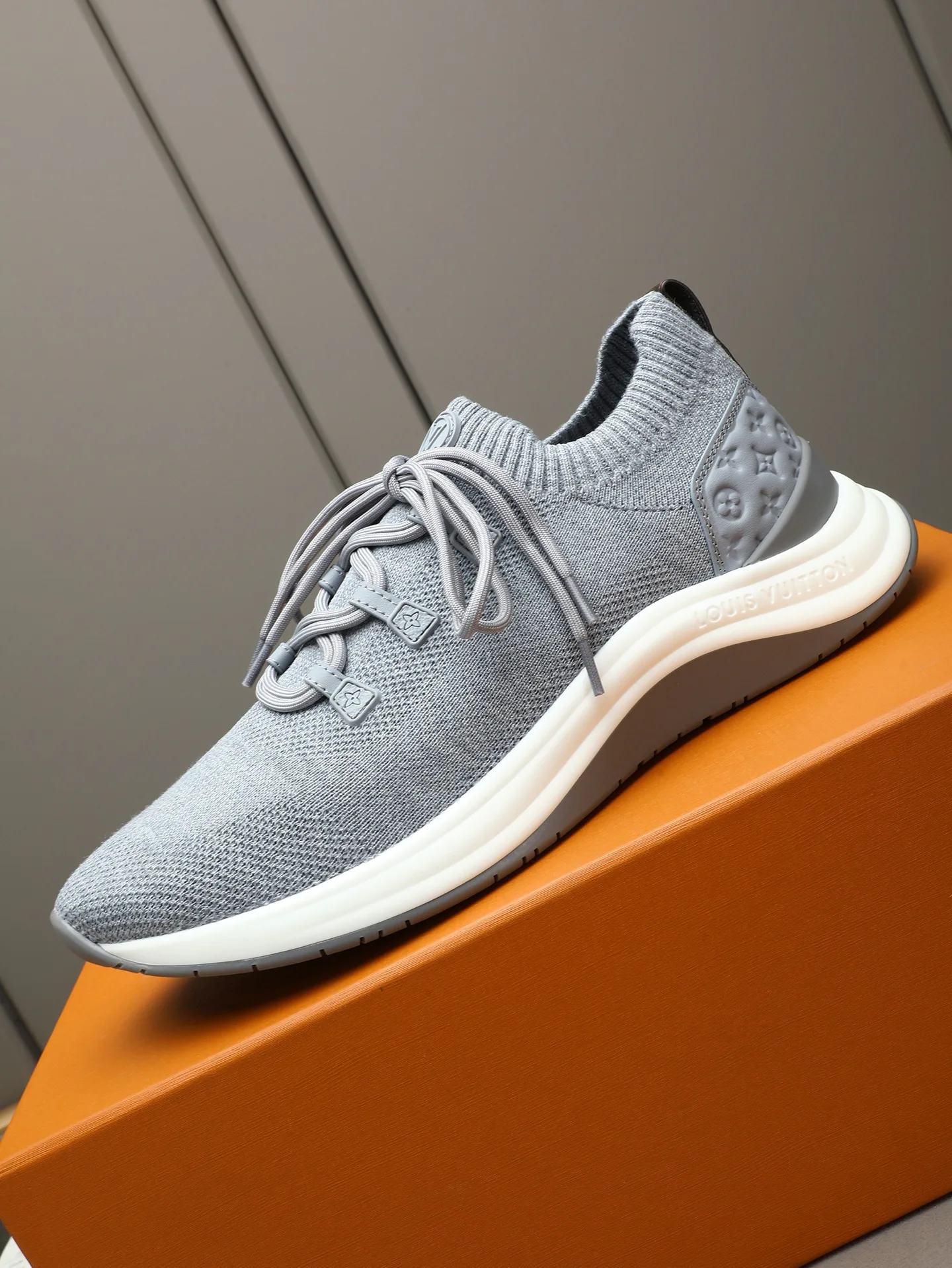 Women's Sneakers LOUIS VUITTON 17947271