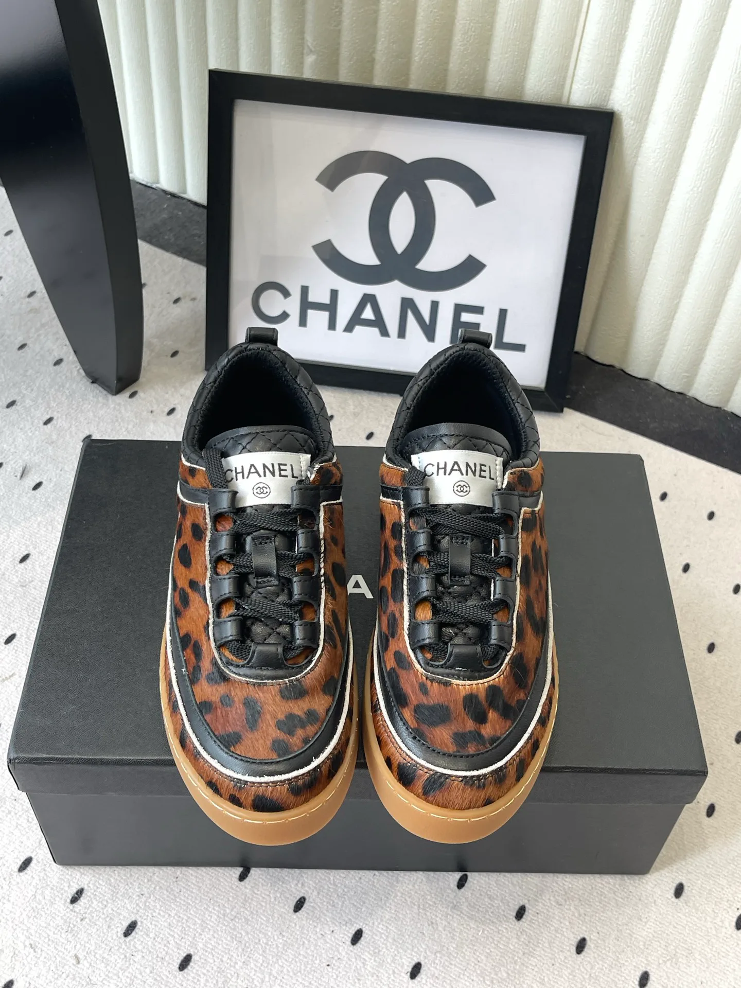 Women's Sneakers CHANEL 18069881