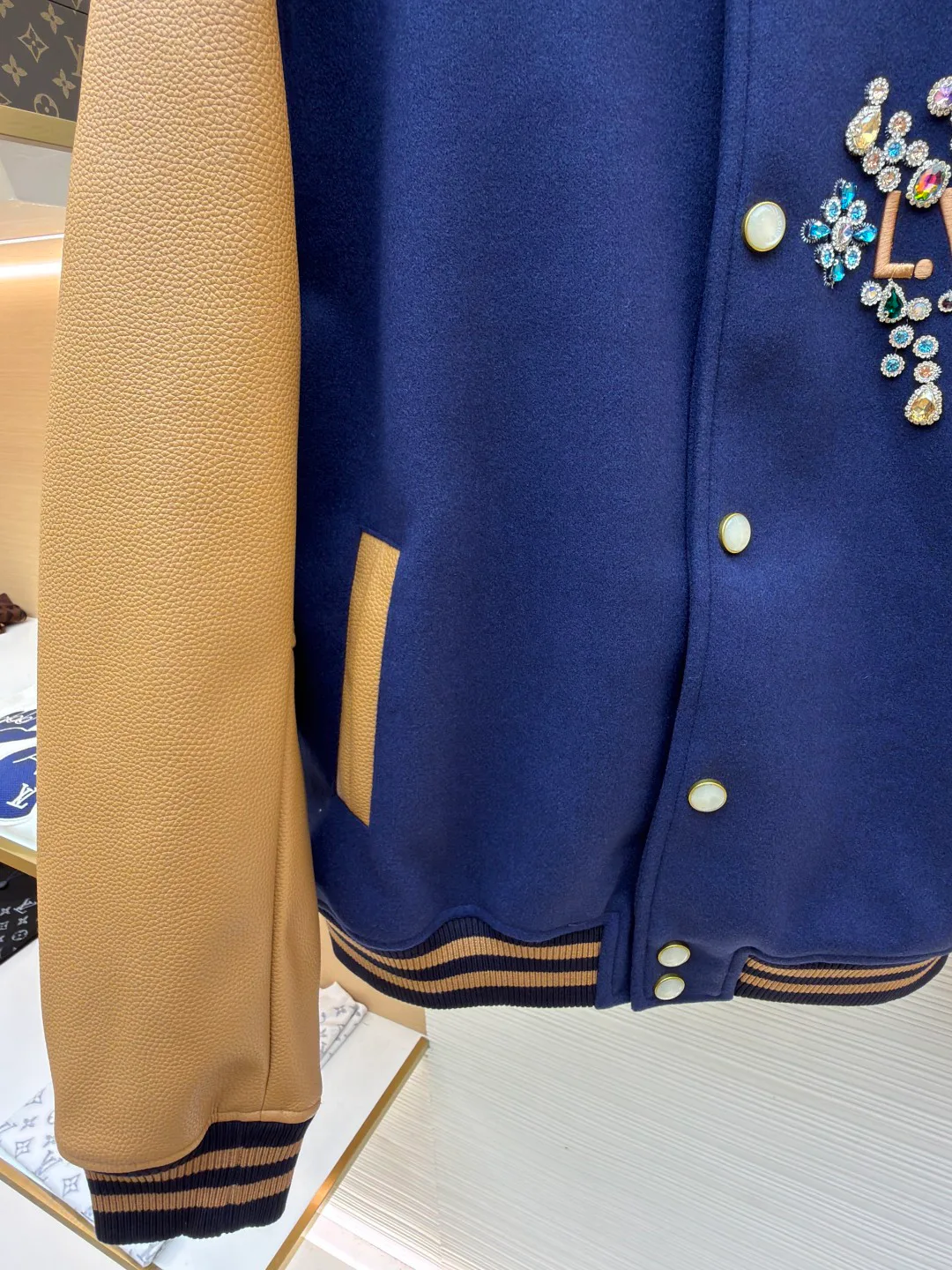 Men's Jackets And Down Jackets LOUIS VUITTON 18260602