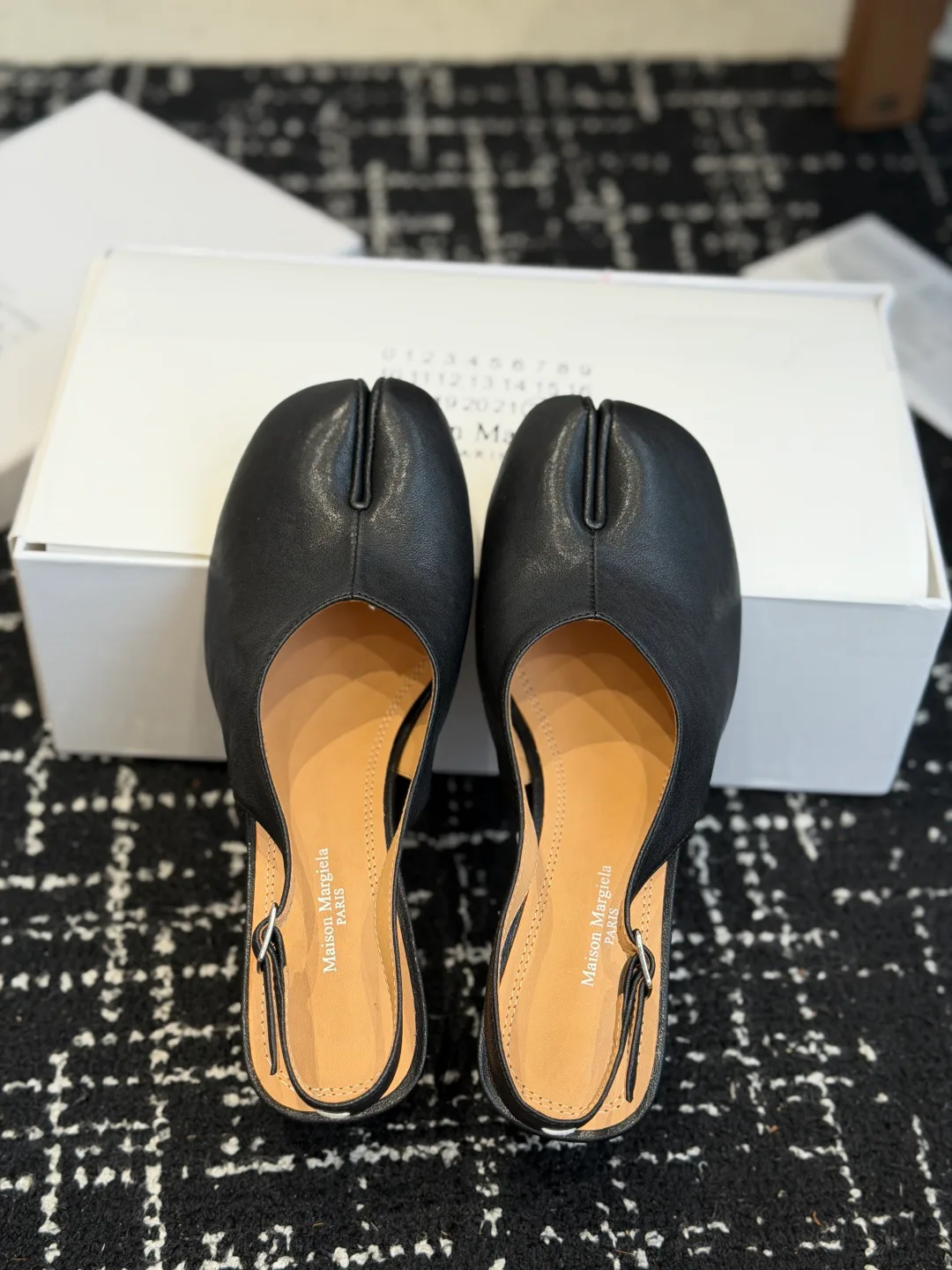 Women's Open-Toe Sandals MAISON MARGIELA 17997941