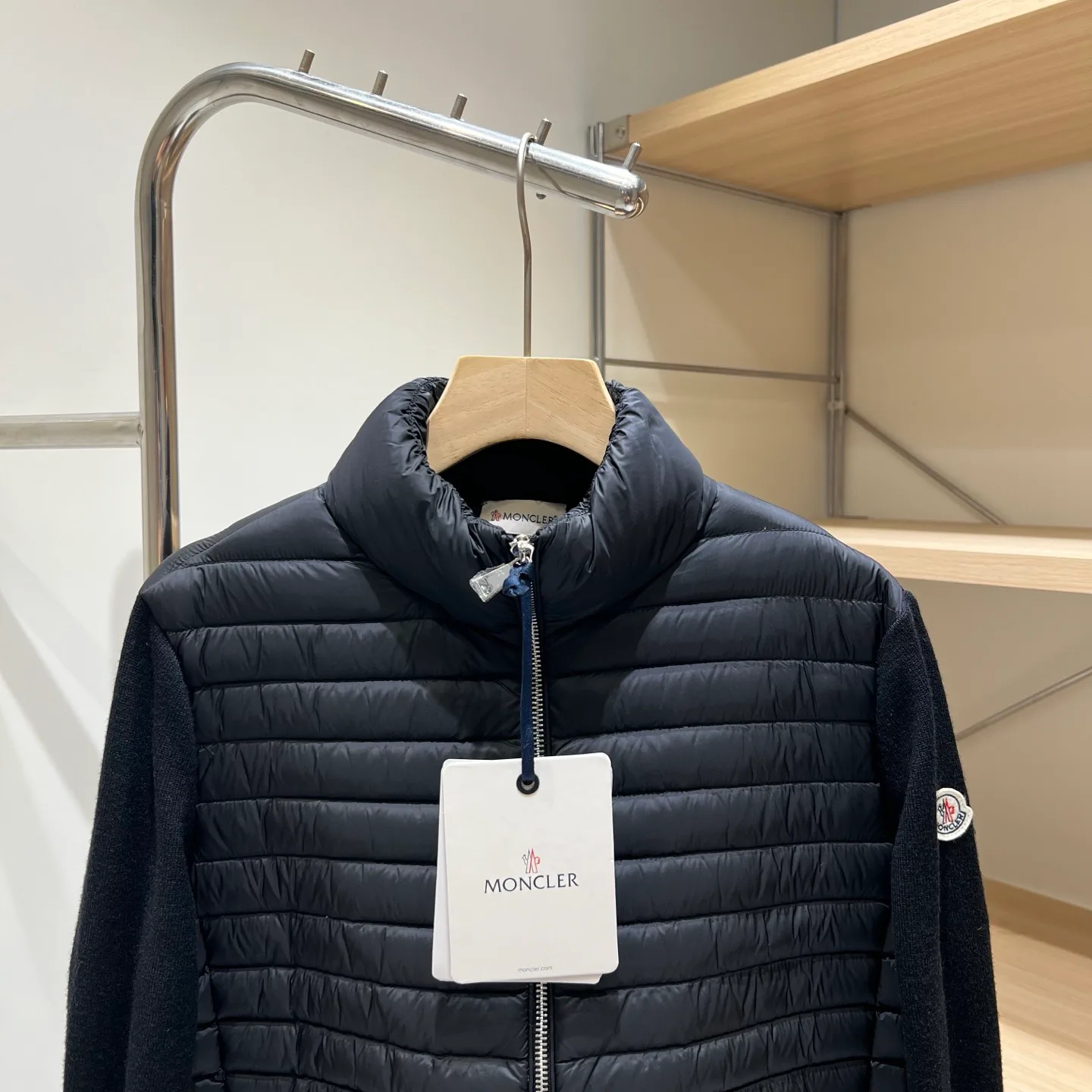 Women's Jackets And Down Jackets MONCLER 18043620