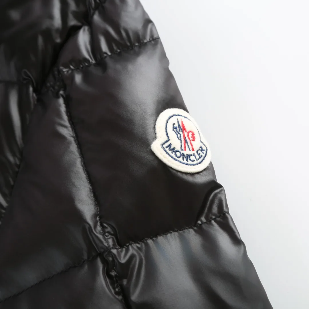 Women's Jackets And Down Jackets MONCLER 17964910