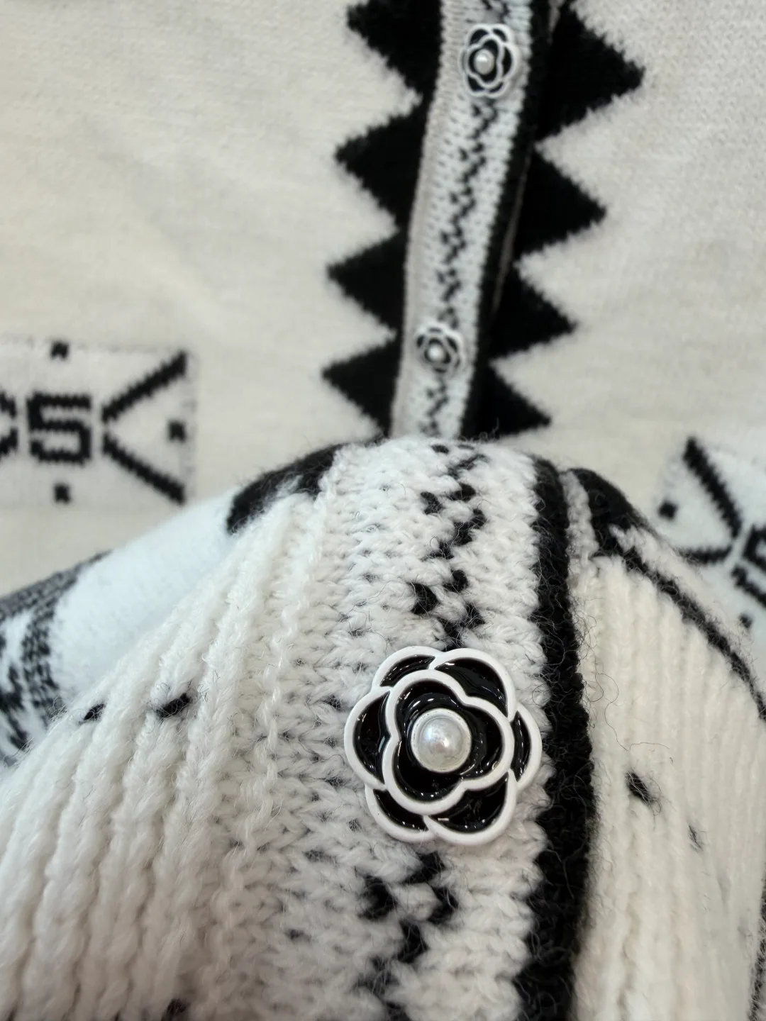 Women's Jumpers And Sweaters CHANEL 18138085
