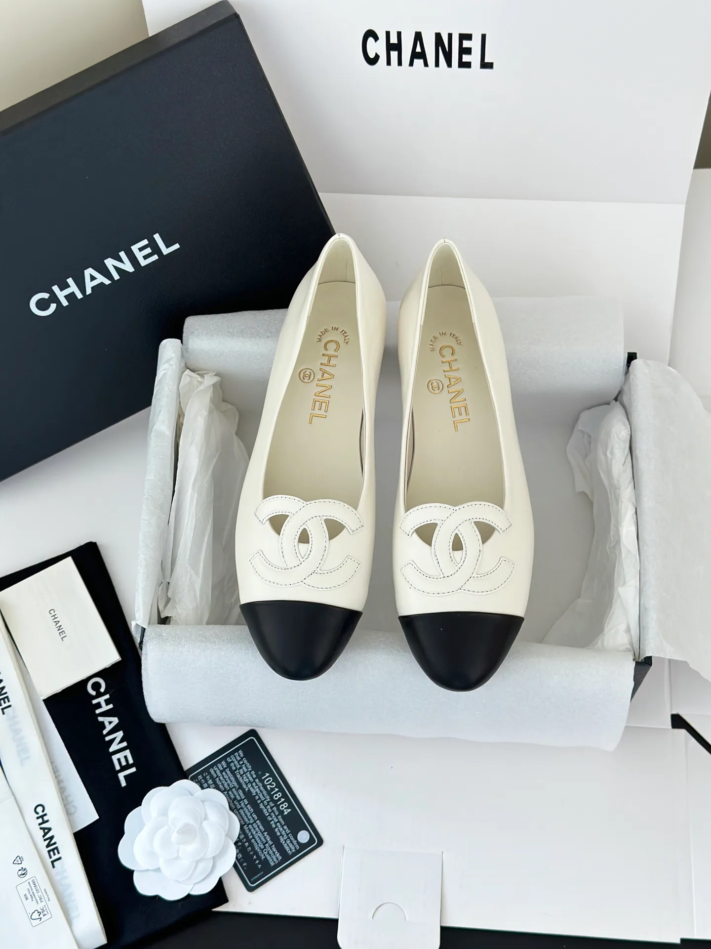 Women's Ballet Flats CHANEL 18143031