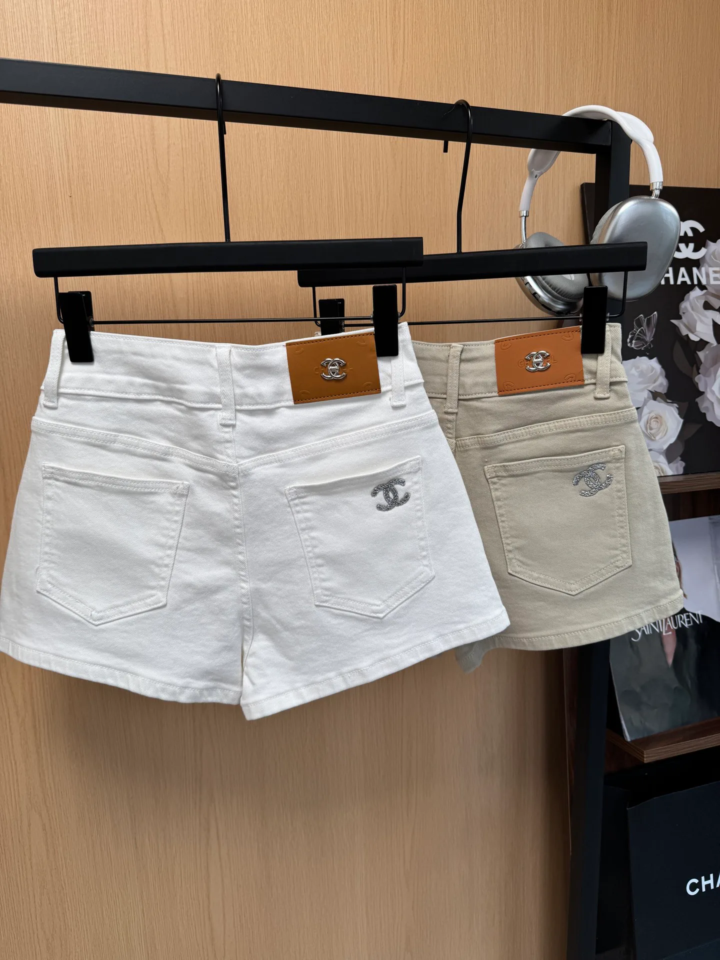 Women's Shorts CHANEL 17039527
