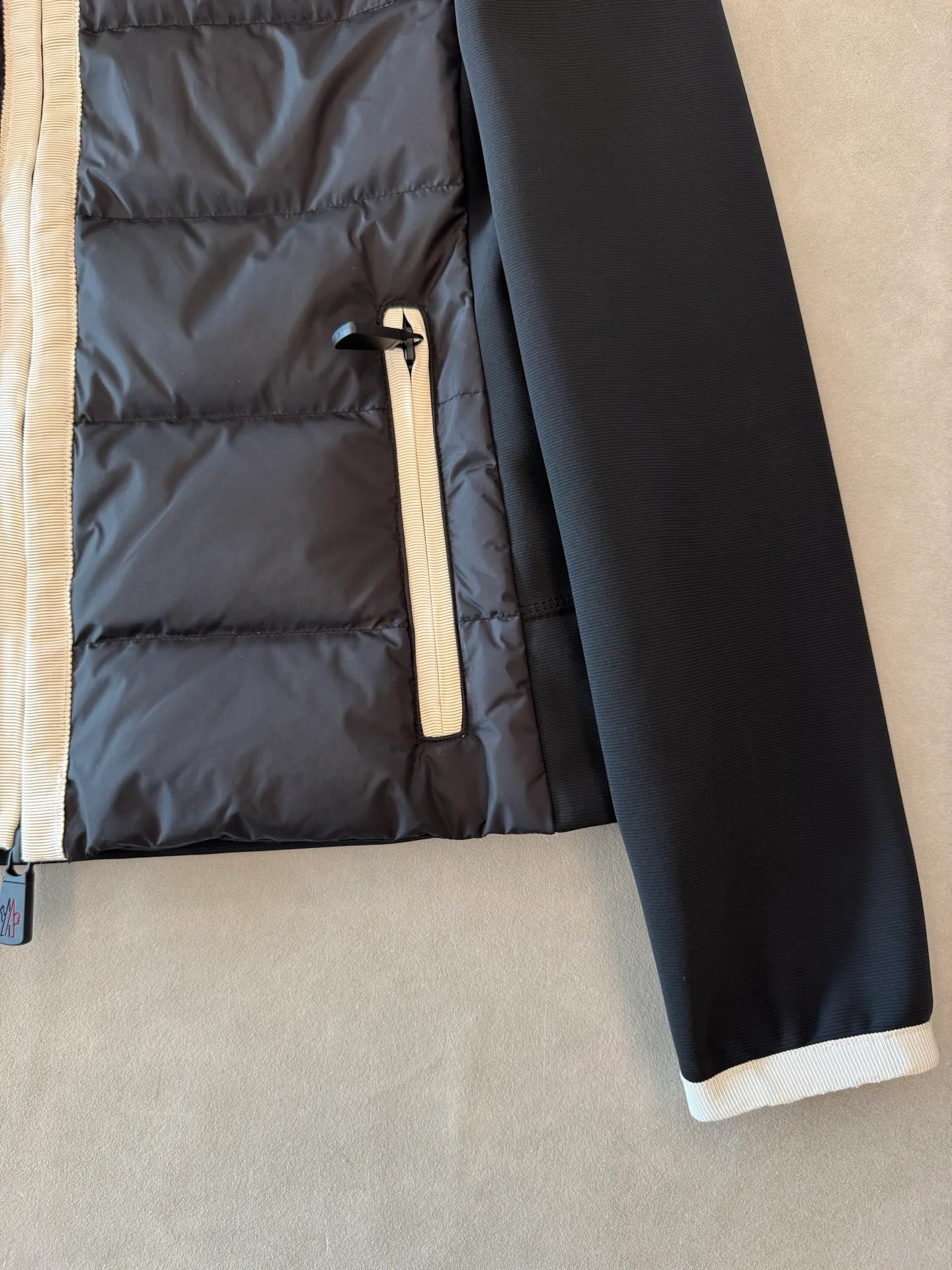 Women's Jackets And Down Jackets MONCLER 18491939