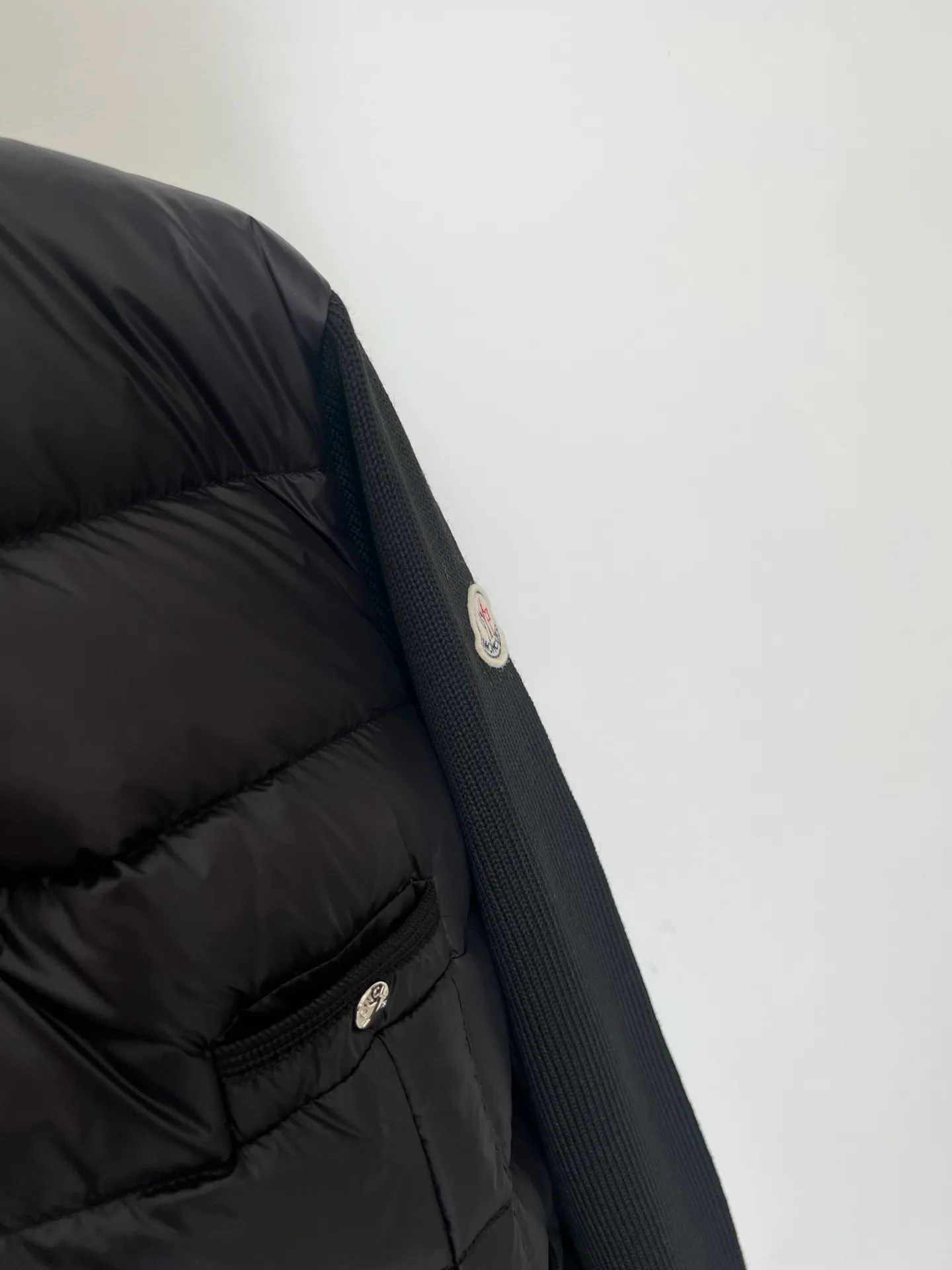 Women's Jackets And Down Jackets MONCLER 18416144