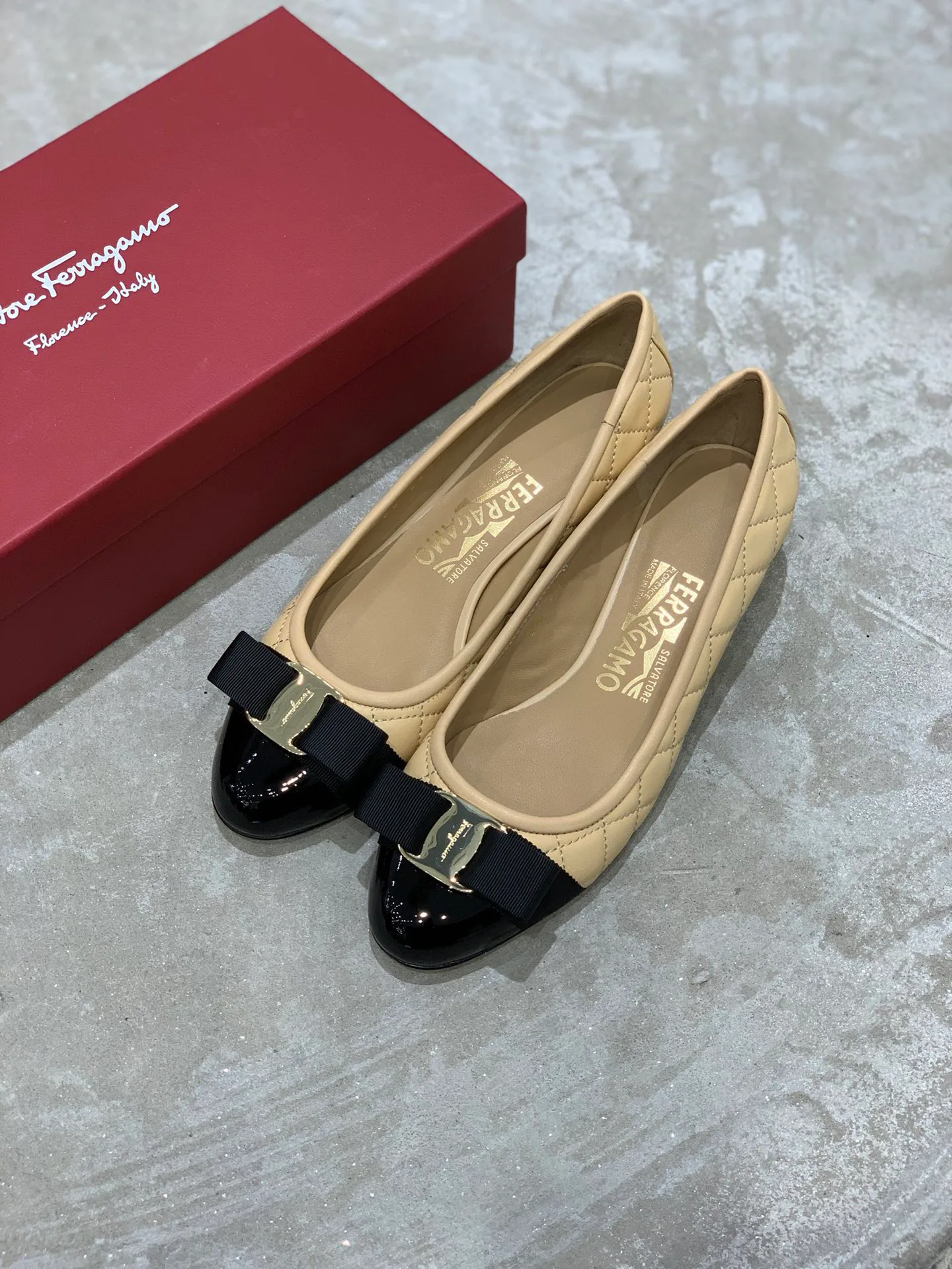 Women's Ballet Flats SALVATORE FERRAGAMO 17642549