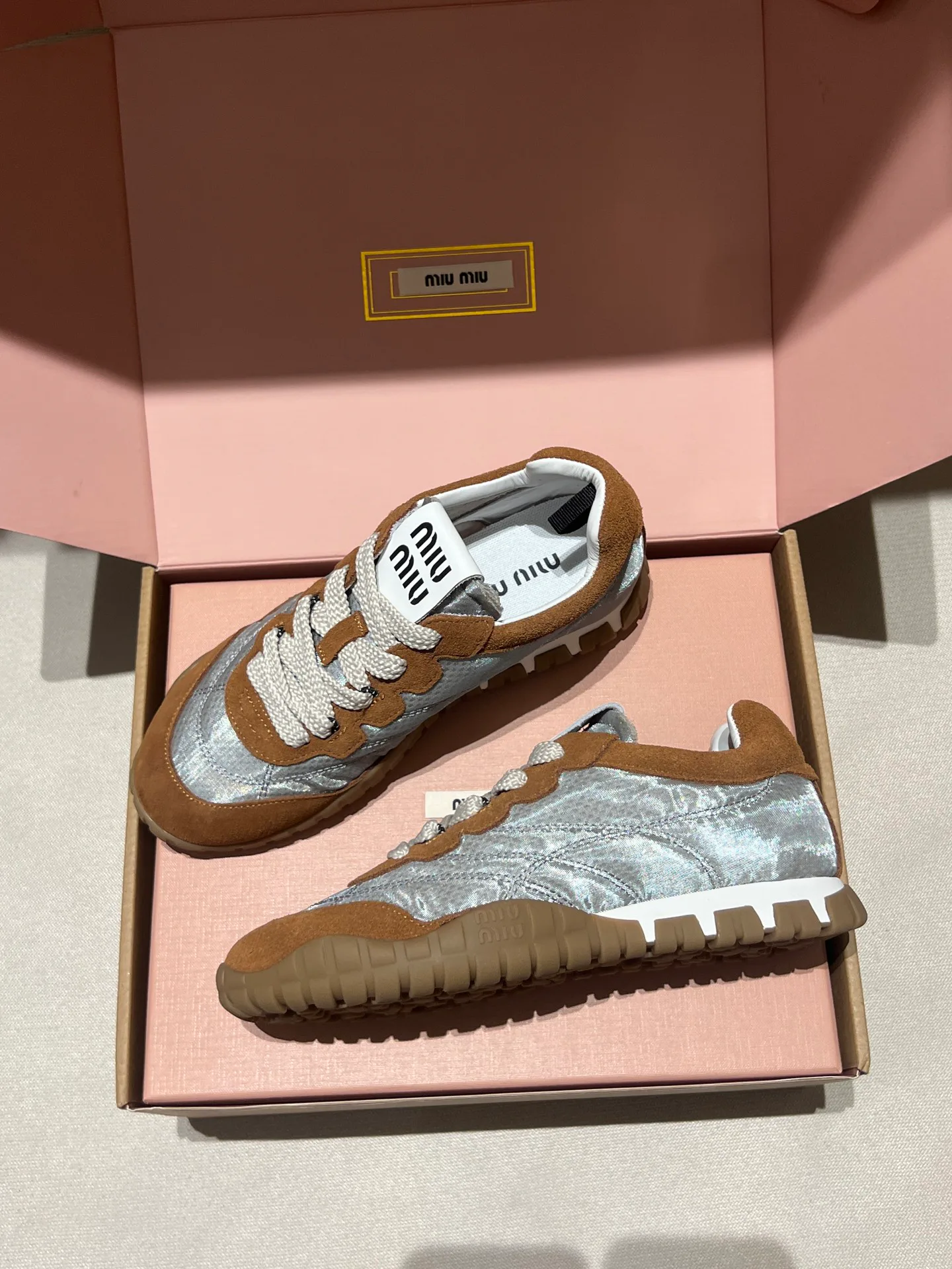 Women's Sneakers MIU MIU 18020562