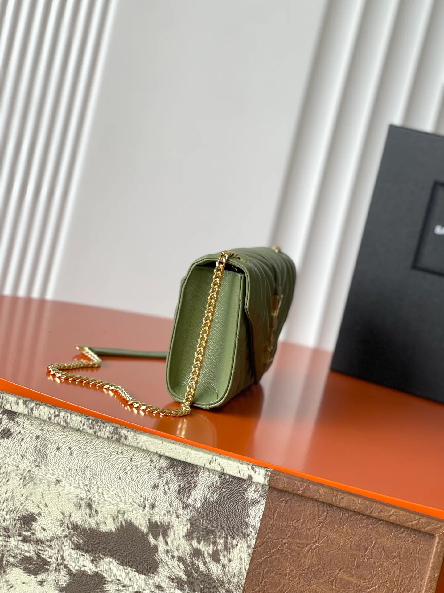 Классические Сумки Женские Saint Laurent 18610972