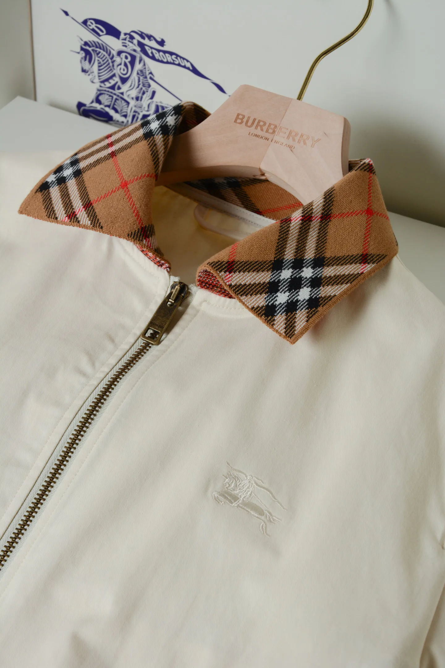 Women's Jackets And Down Jackets BURBERRY 18386470