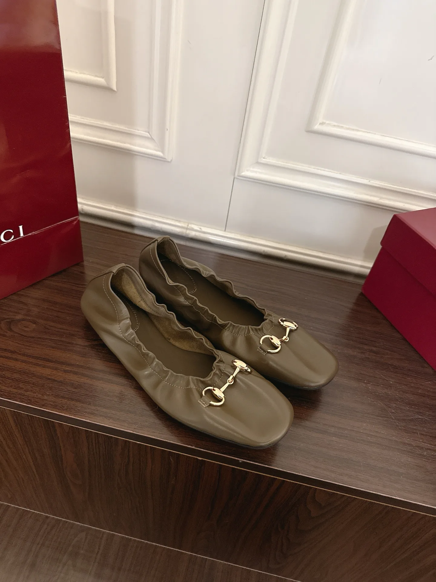 Women's Ballet Flats GUCCI 18135539