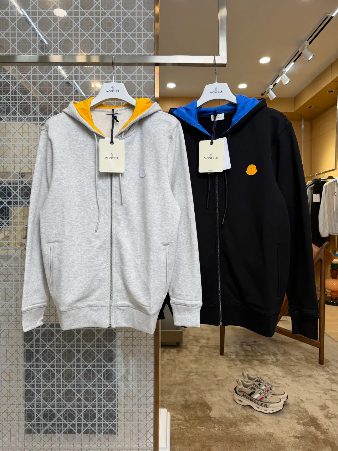 Men's Sweatshirts And Hoodies MONCLER 18260918