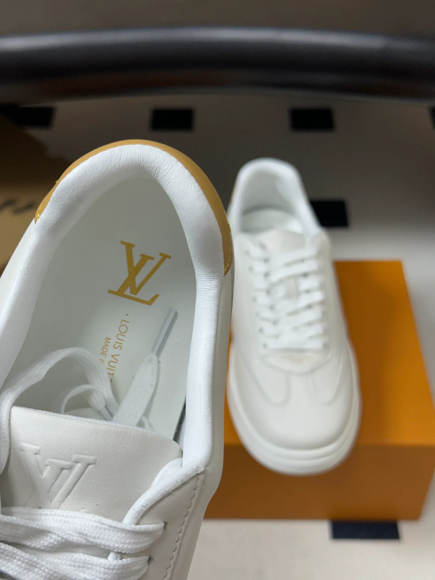 Men's Sneakers LOUIS VUITTON 18340907