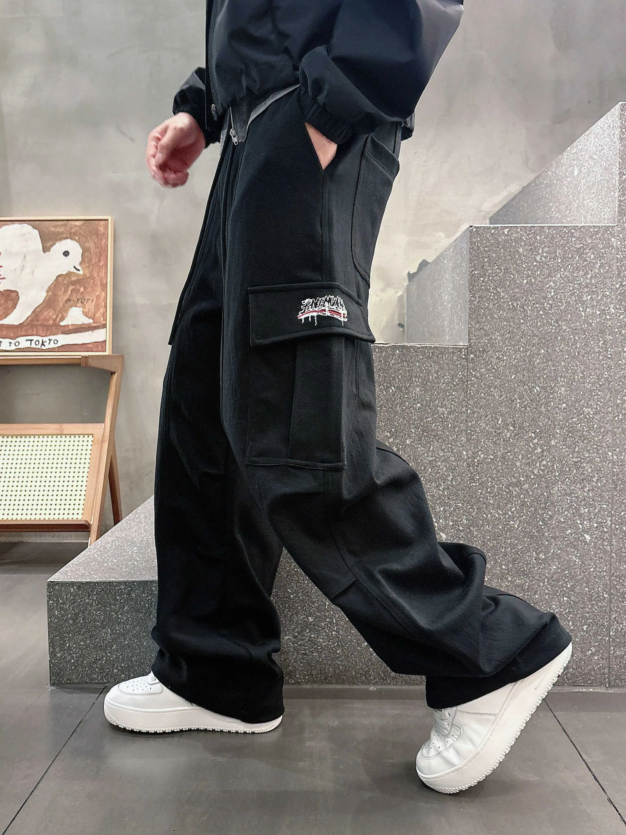 Men's Trousers BALENCIAGA 18368678