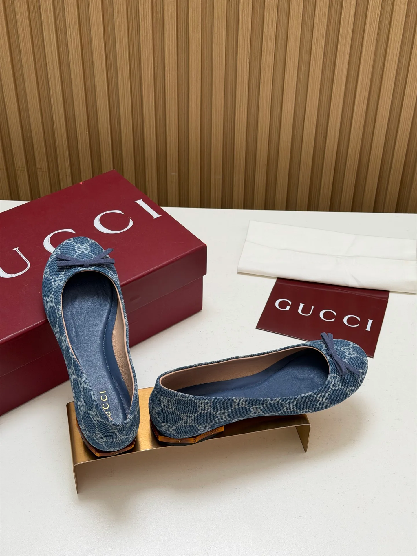 Women's Ballet Flats GUCCI 18396256
