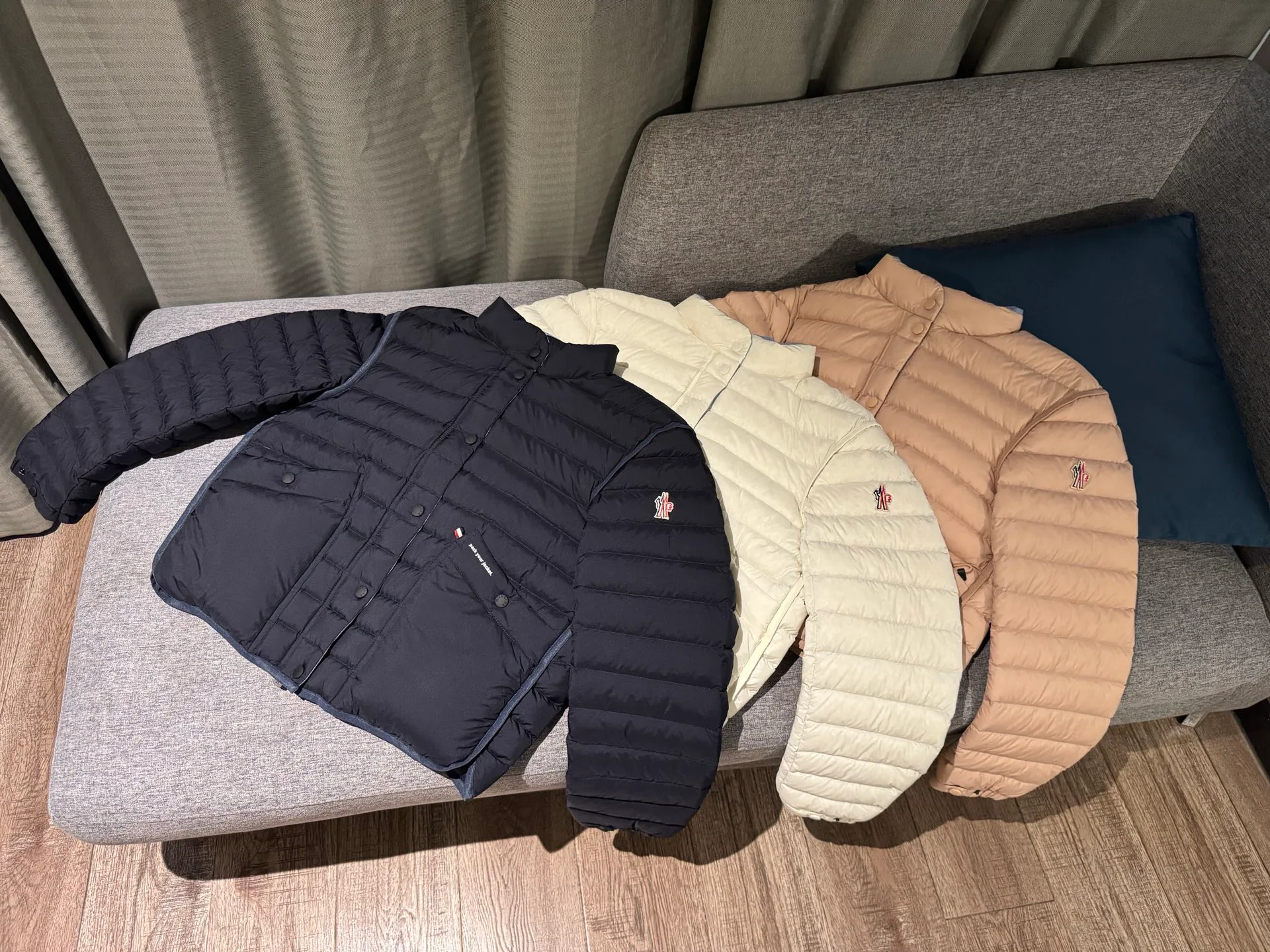 Women's Jackets And Down Jackets MONCLER 17806454