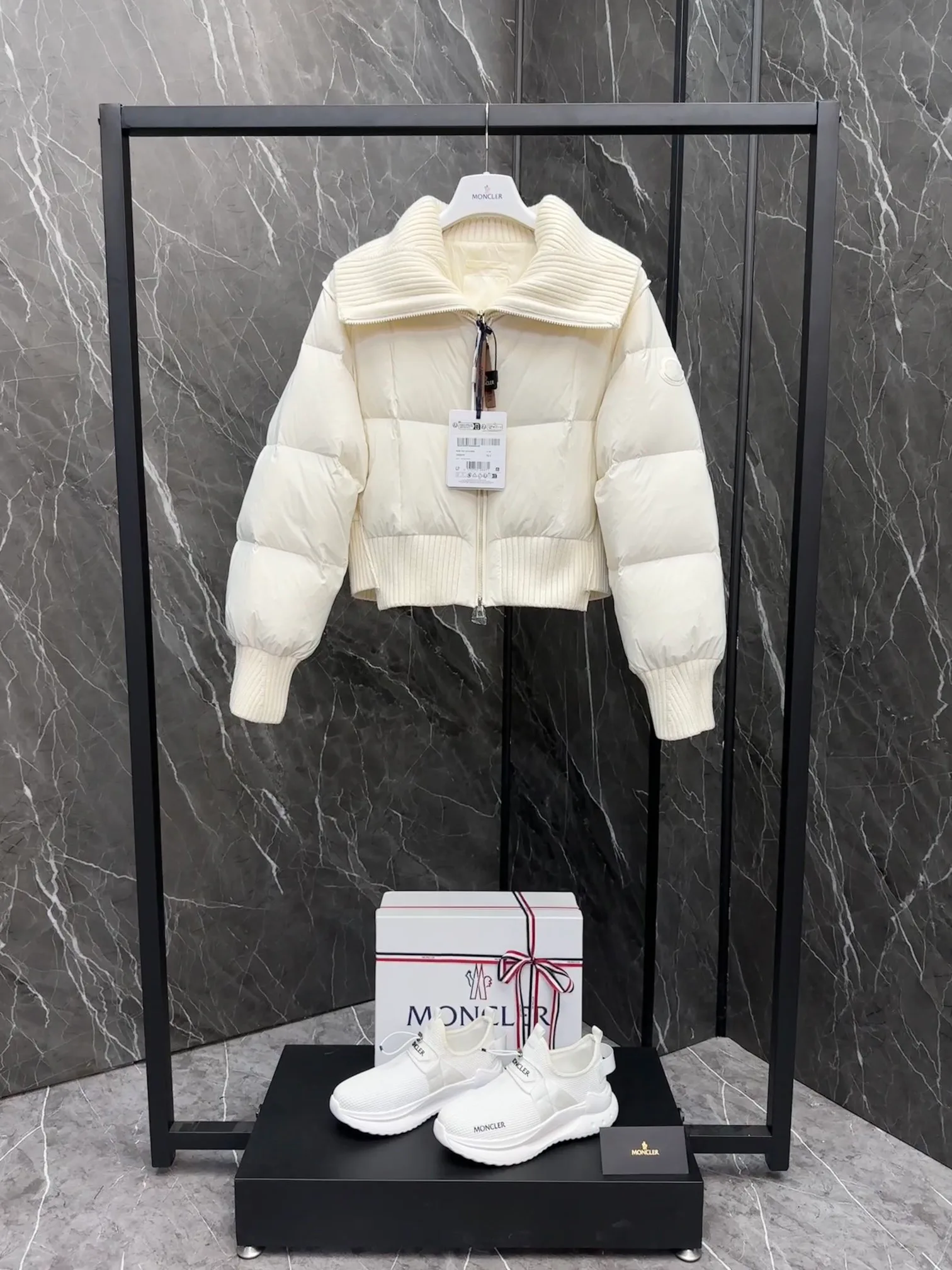 Men's Jackets And Down Jackets MONCLER 18281283