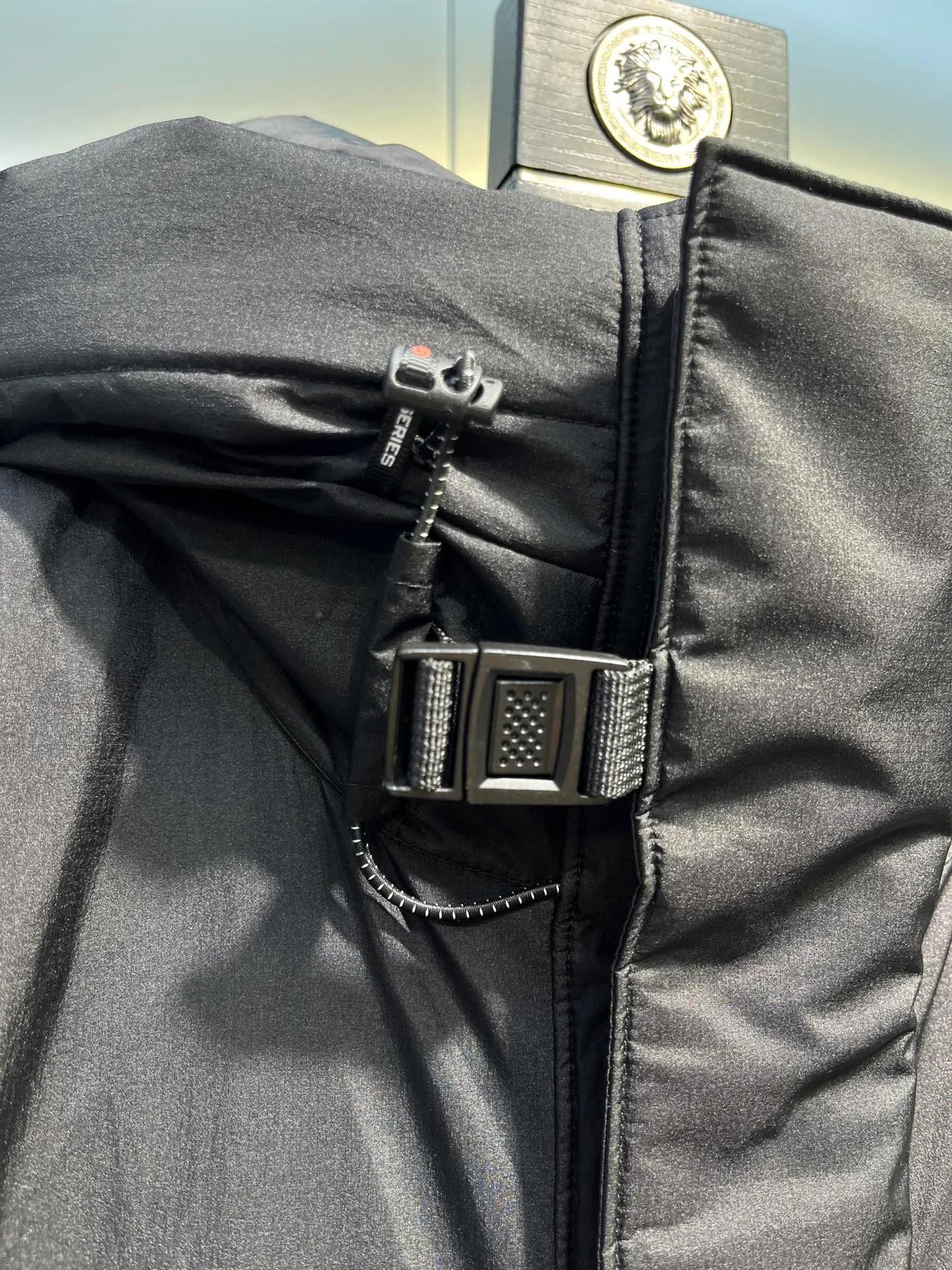 Women's Jackets And Down Jackets THE NORTH FACE 18130437