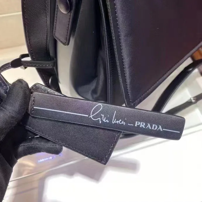 Women's Shoulder Bags PRADA 18323104