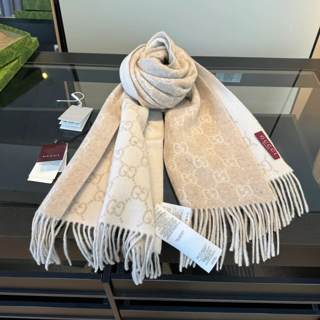 Scarves GUCCI 18104889