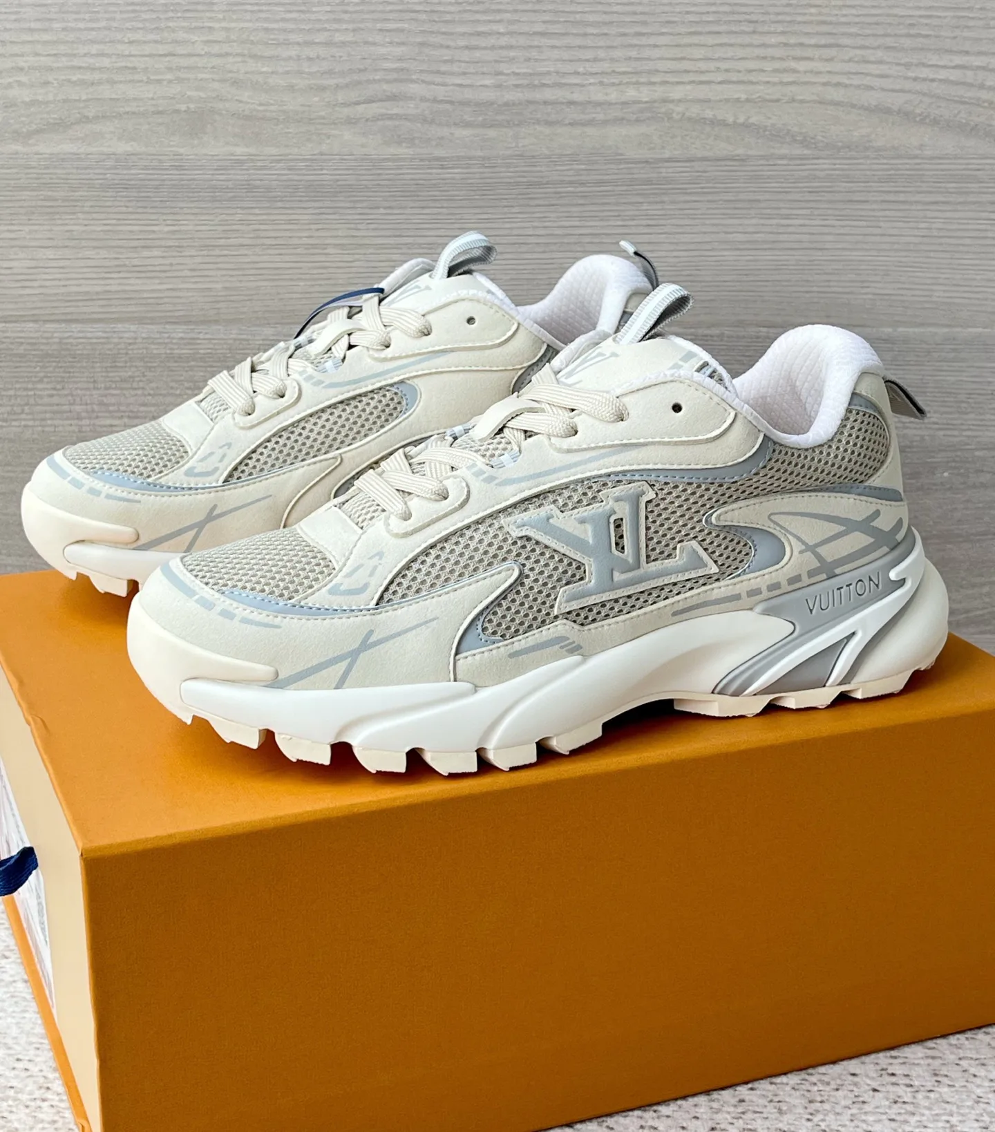 Men's Sneakers LOUIS VUITTON 17972102