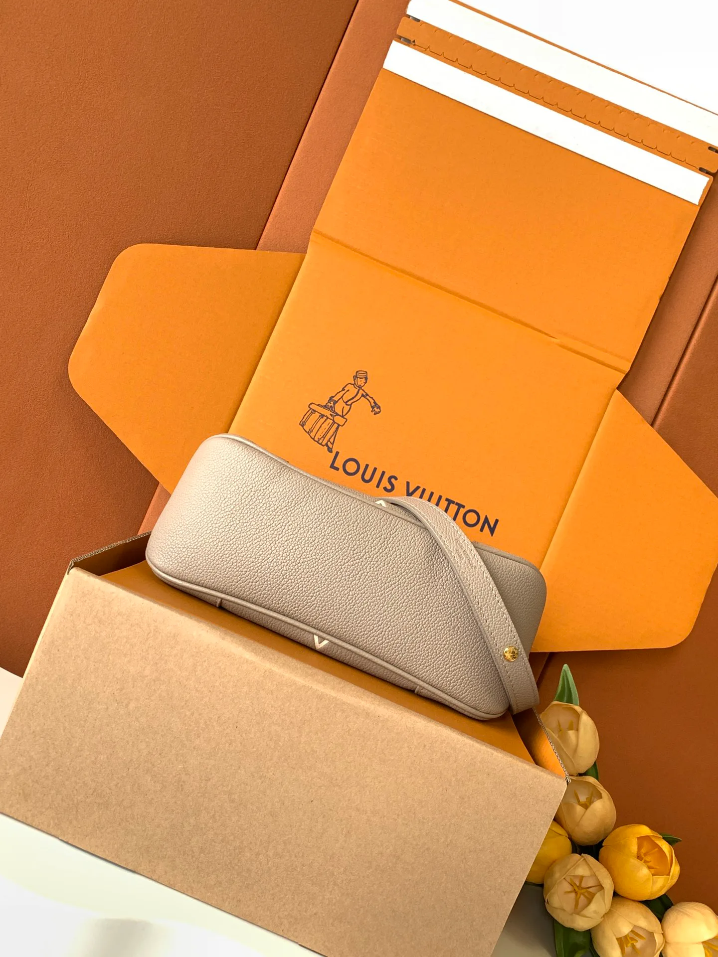 Women's Classic Handbags LOUIS VUITTON 18520964