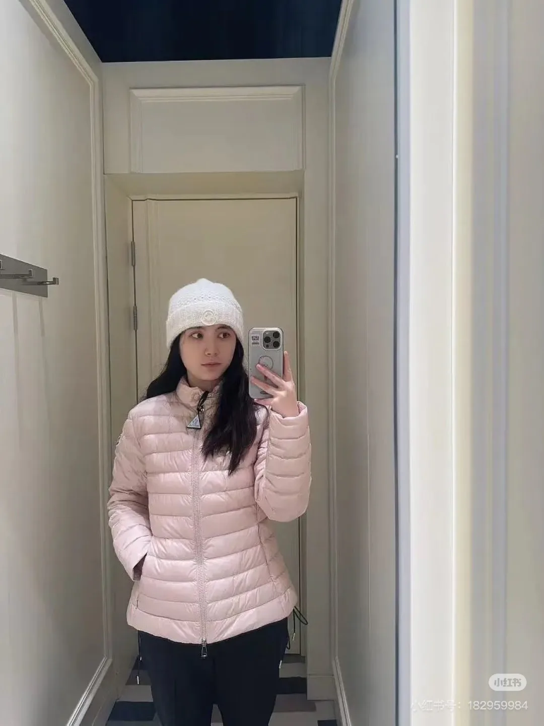 Women's Jackets And Down Jackets MONCLER 18044425