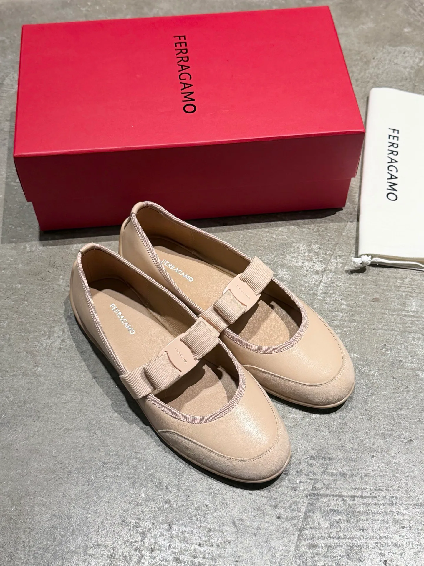 Women's Ballet Flats SALVATORE FERRAGAMO 18357228