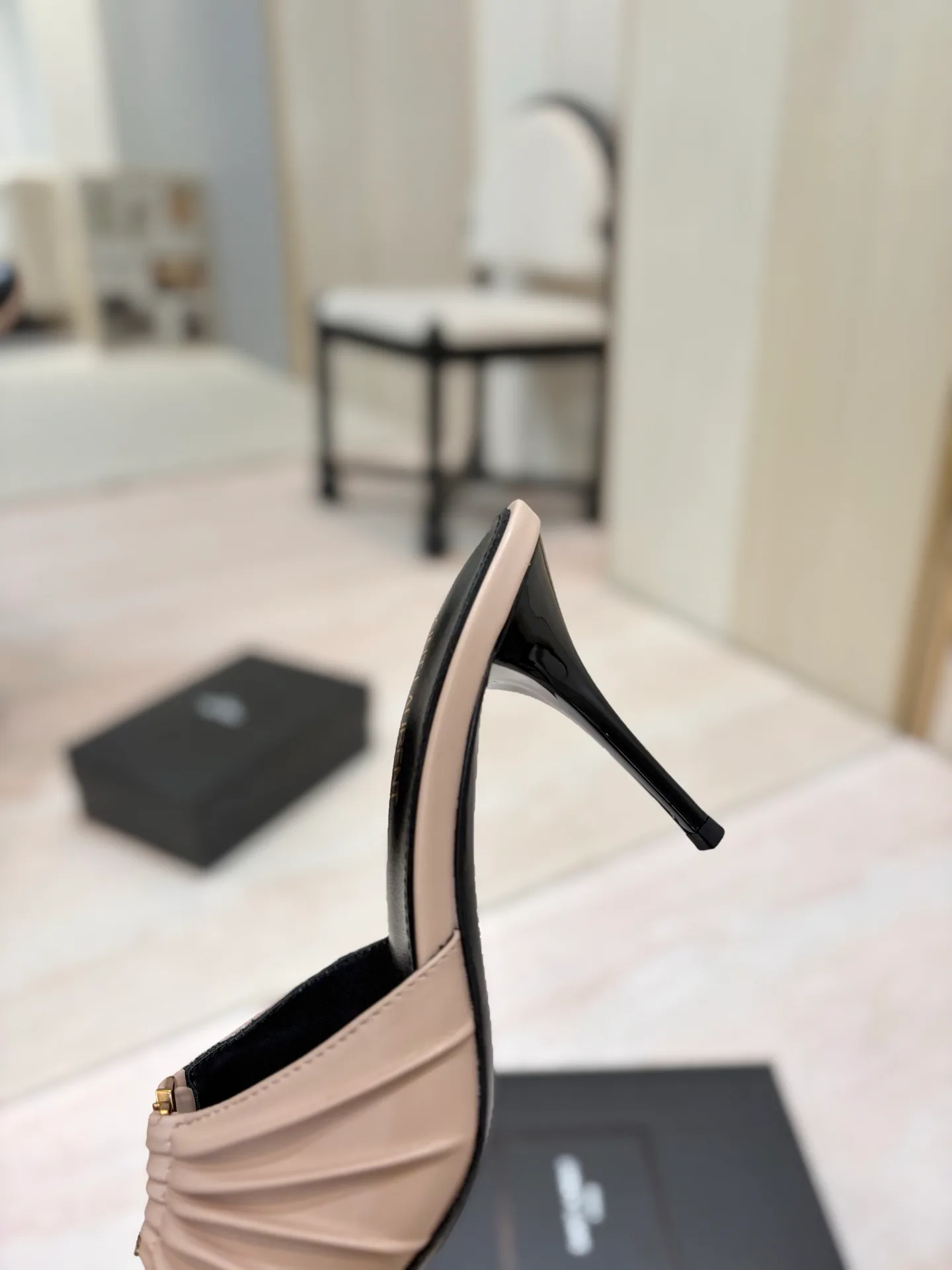 Women's Mules And Clogs SAINT LAURENT 17476059