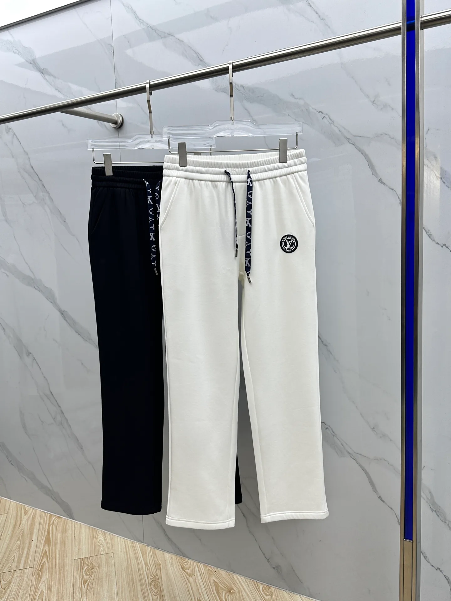 Men's Trousers LOUIS VUITTON 18246695
