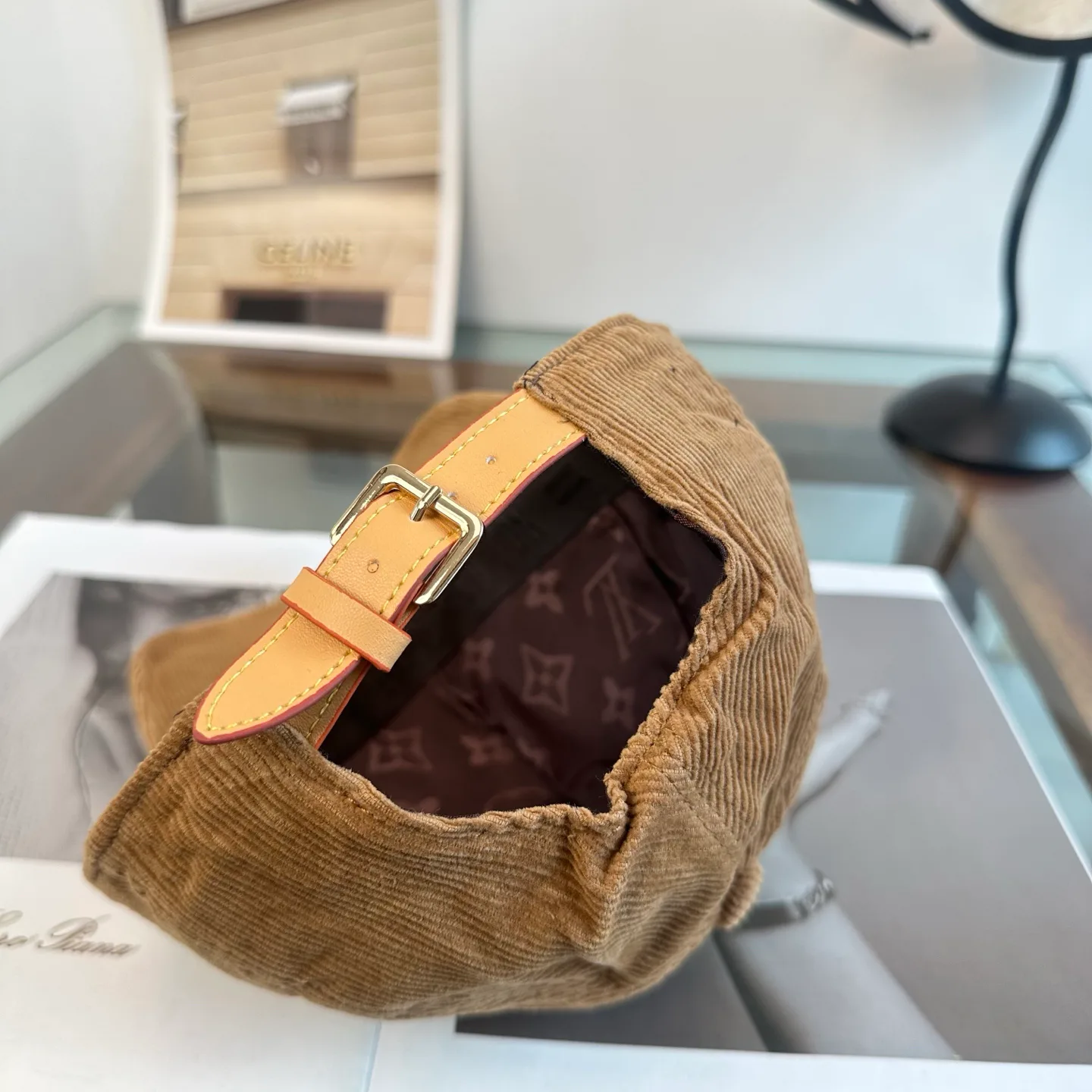 Hats LOUIS VUITTON 17806776