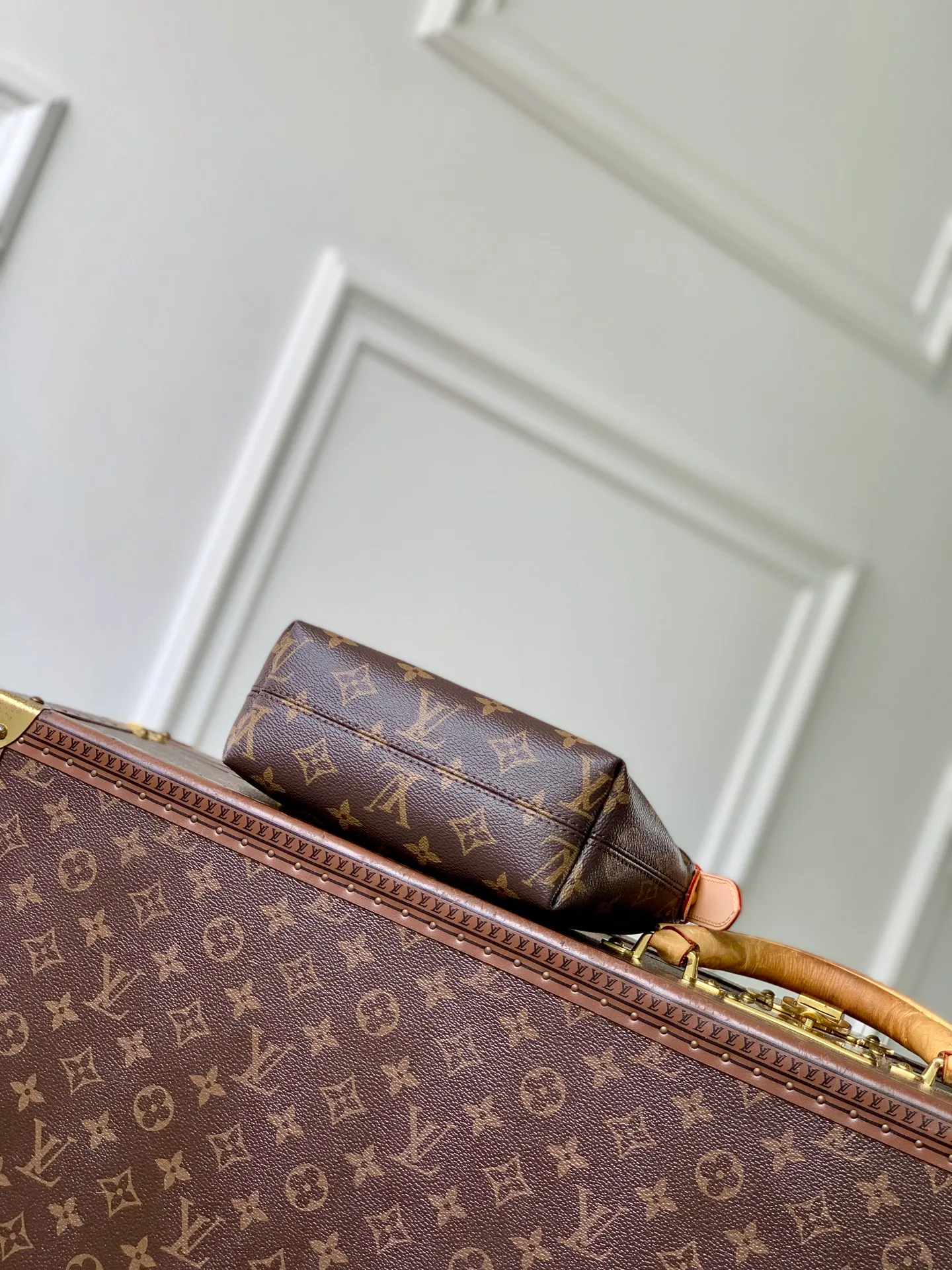 Women's Classic Handbags LOUIS VUITTON 18427516