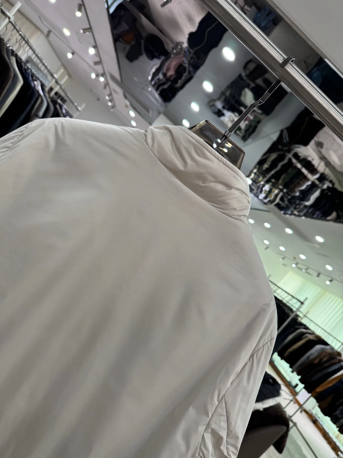 Men's Jackets And Down Jackets MONCLER 18084257